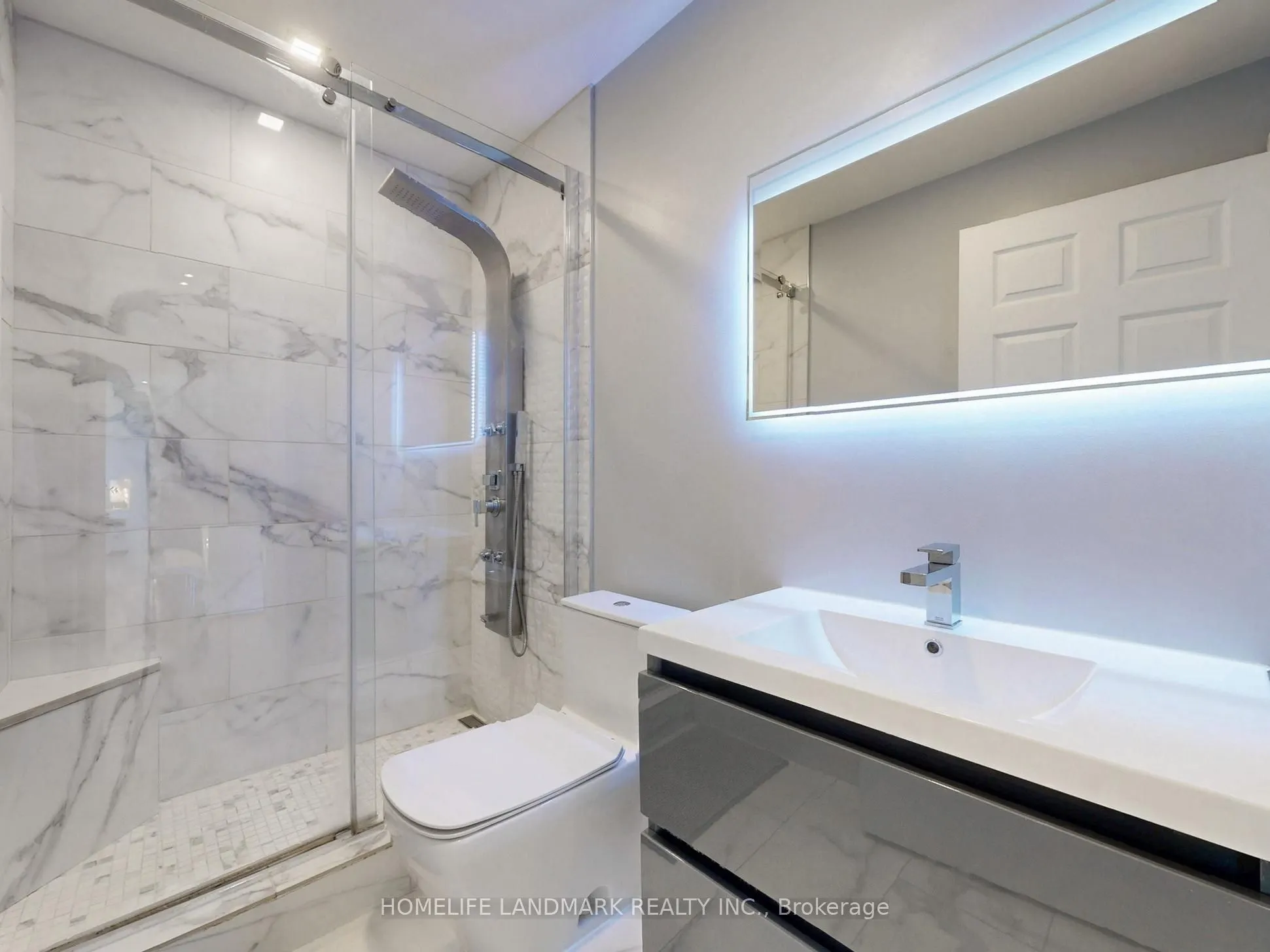 8 Maison Parc Court, #619