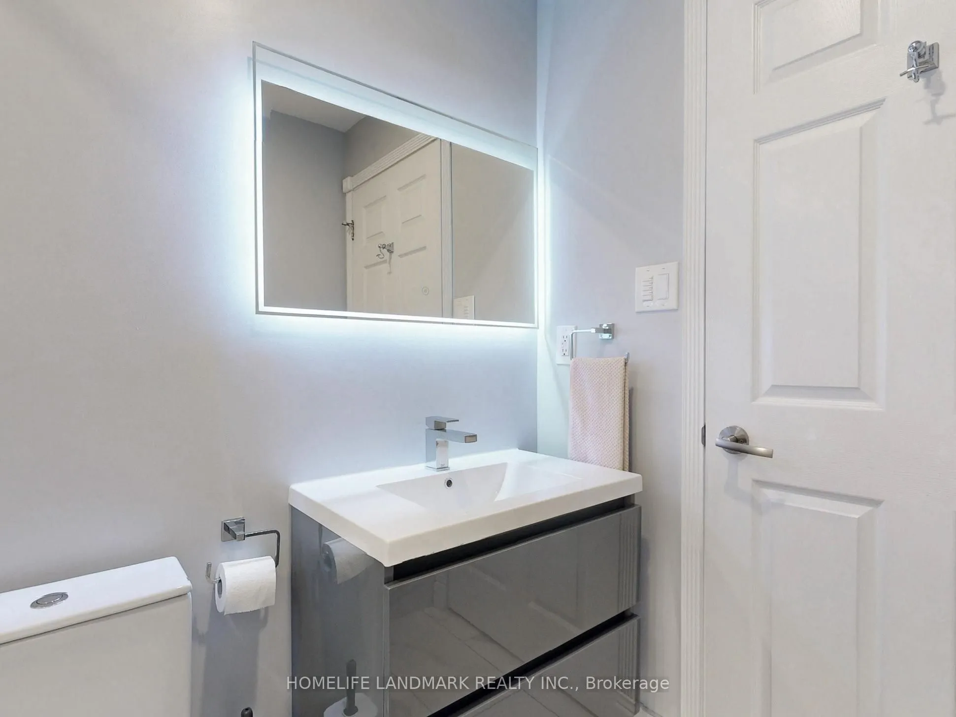 8 Maison Parc Court, #619
