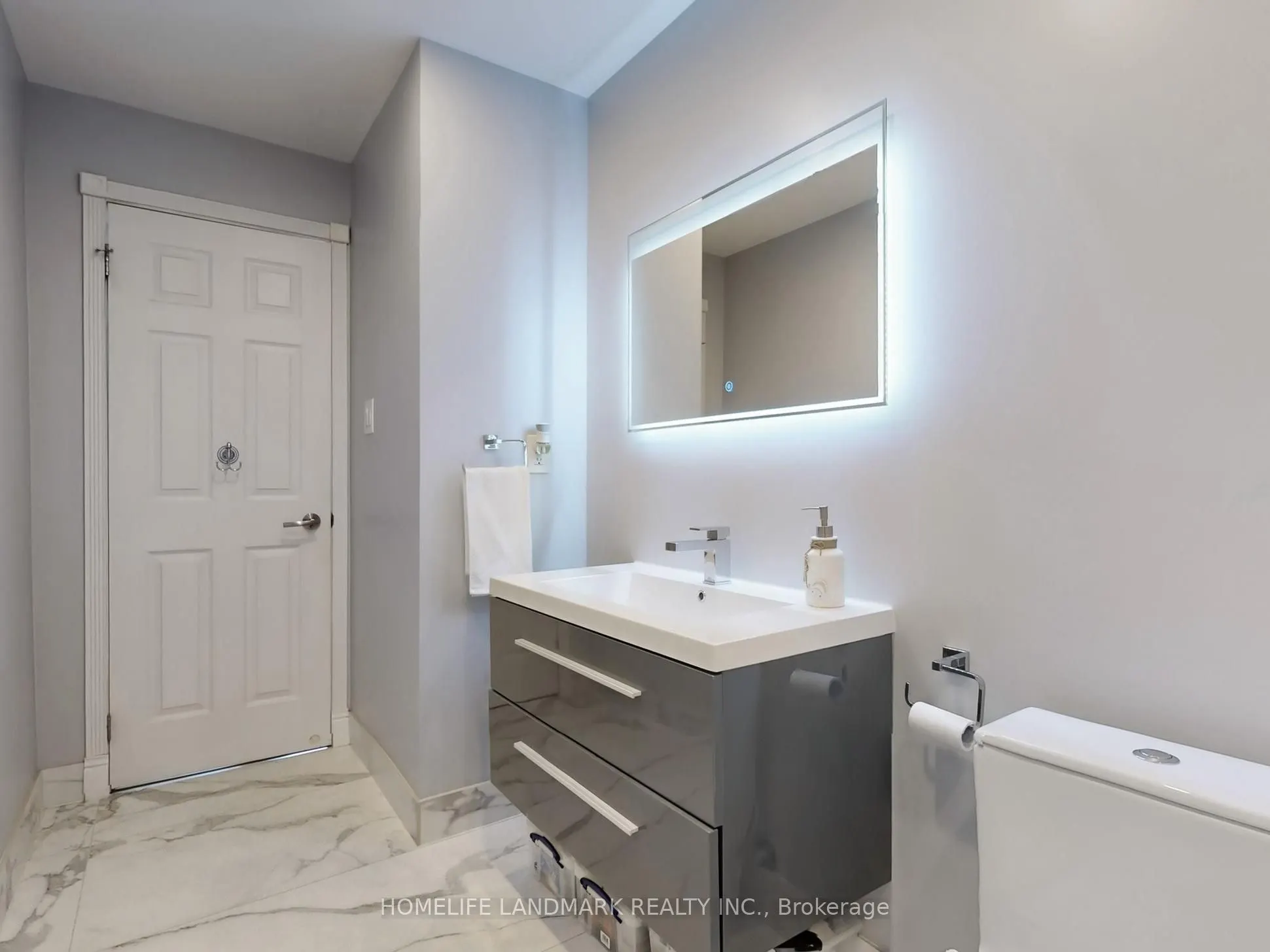 8 Maison Parc Court, #619