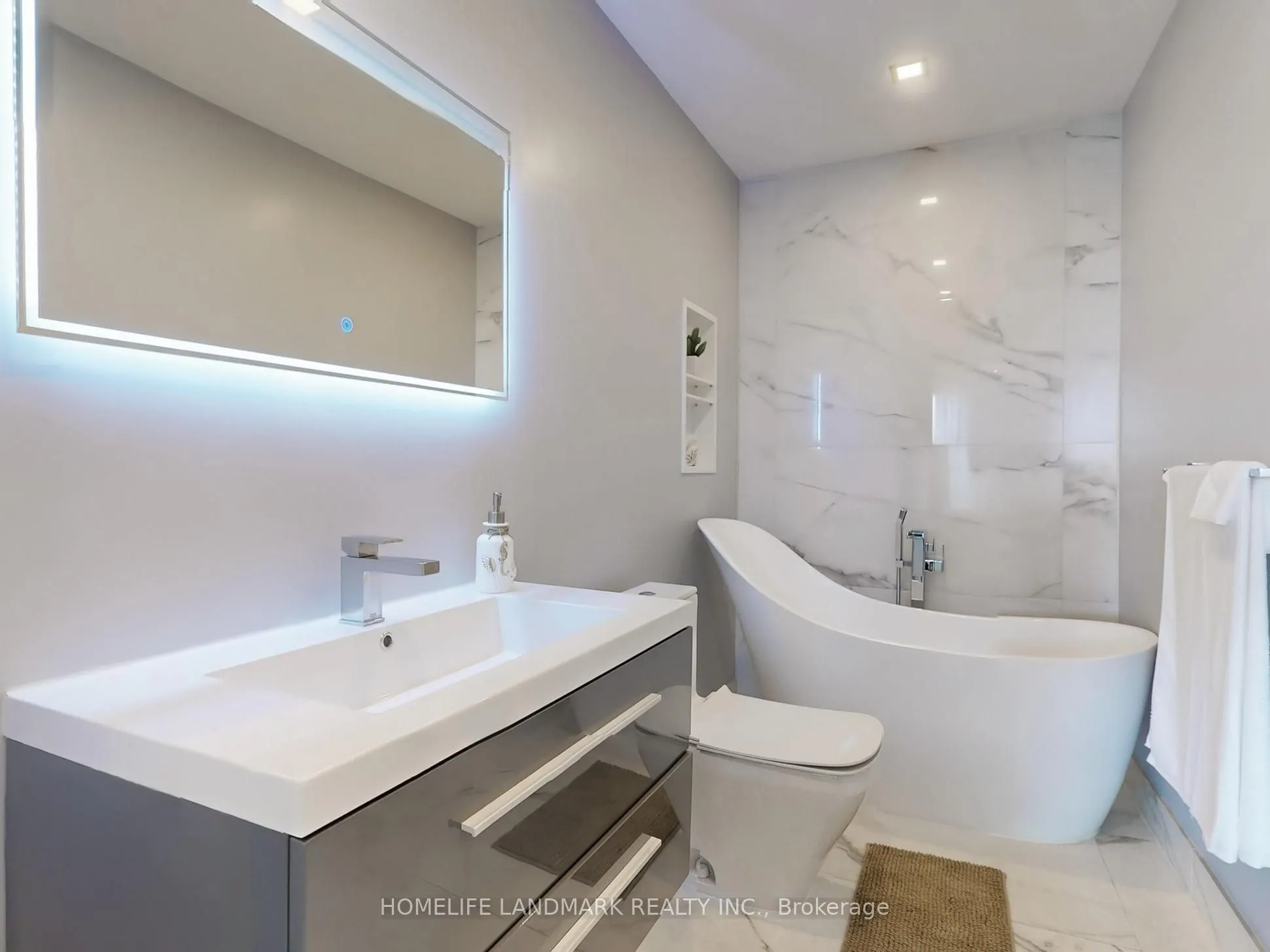 8 Maison Parc Court, #619
