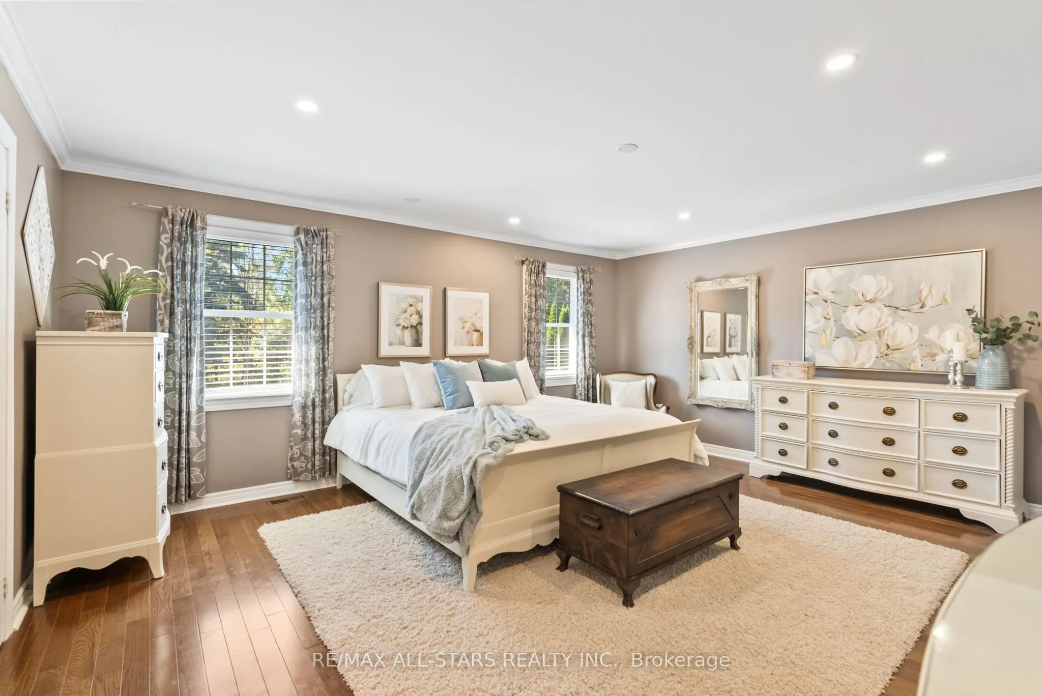 24 Colonel Sharpe Crescent