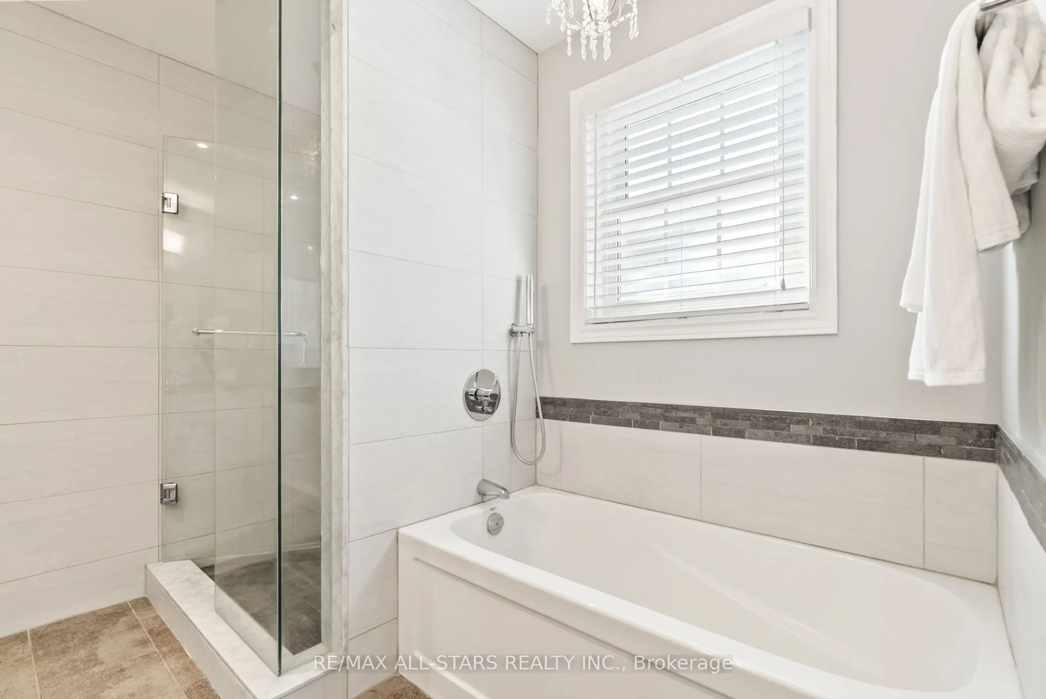 24 Colonel Sharpe Crescent