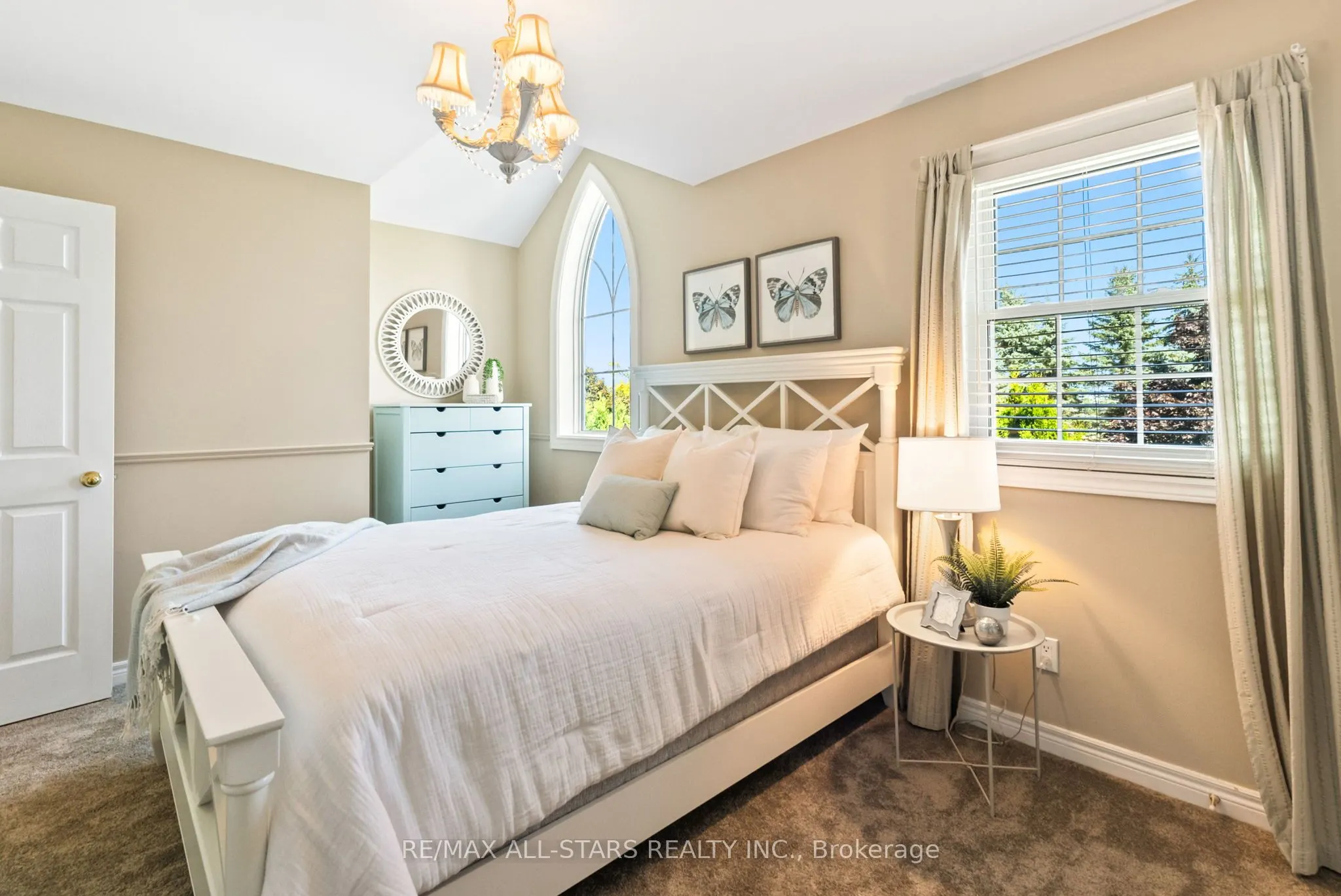 24 Colonel Sharpe Crescent