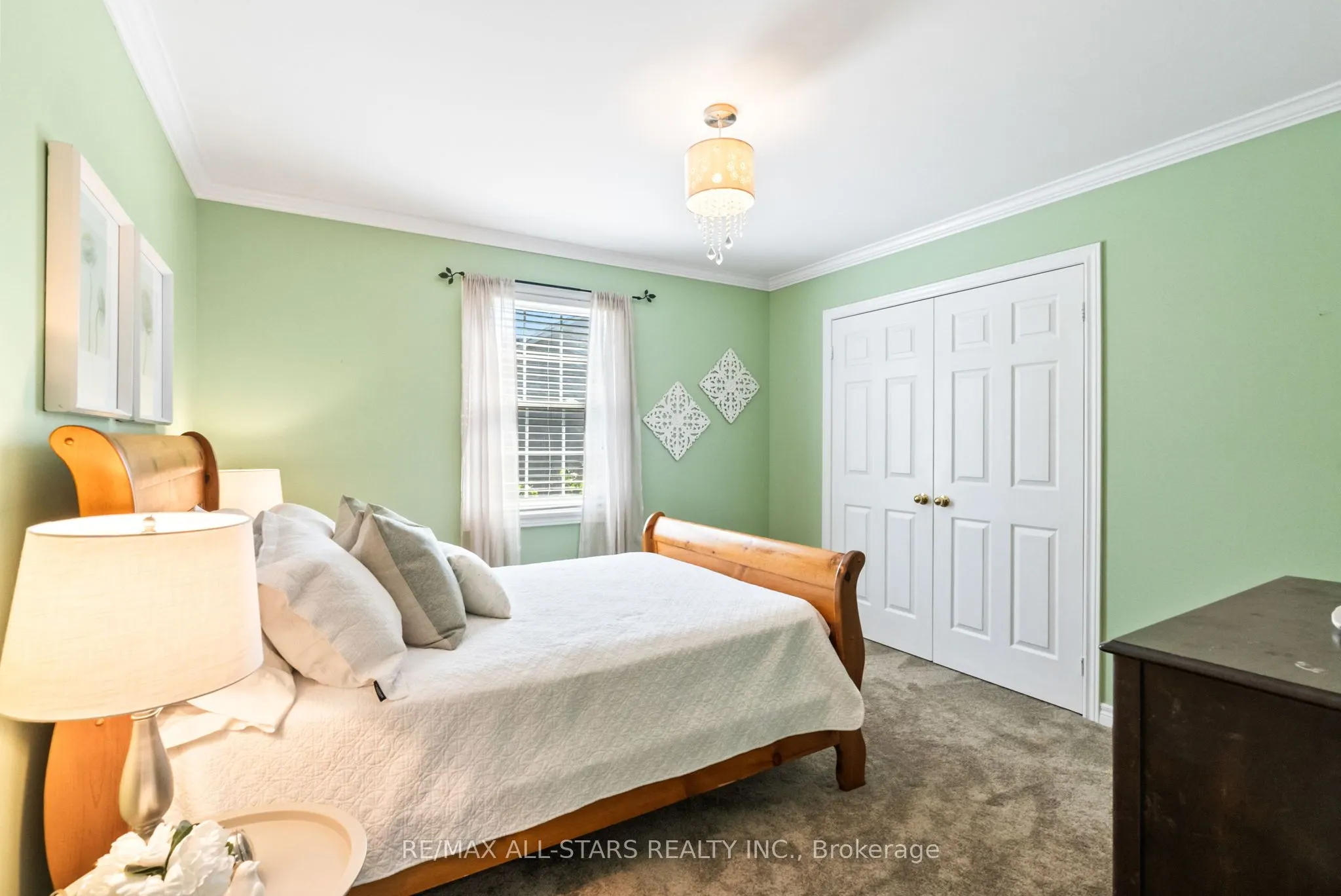 24 Colonel Sharpe Crescent