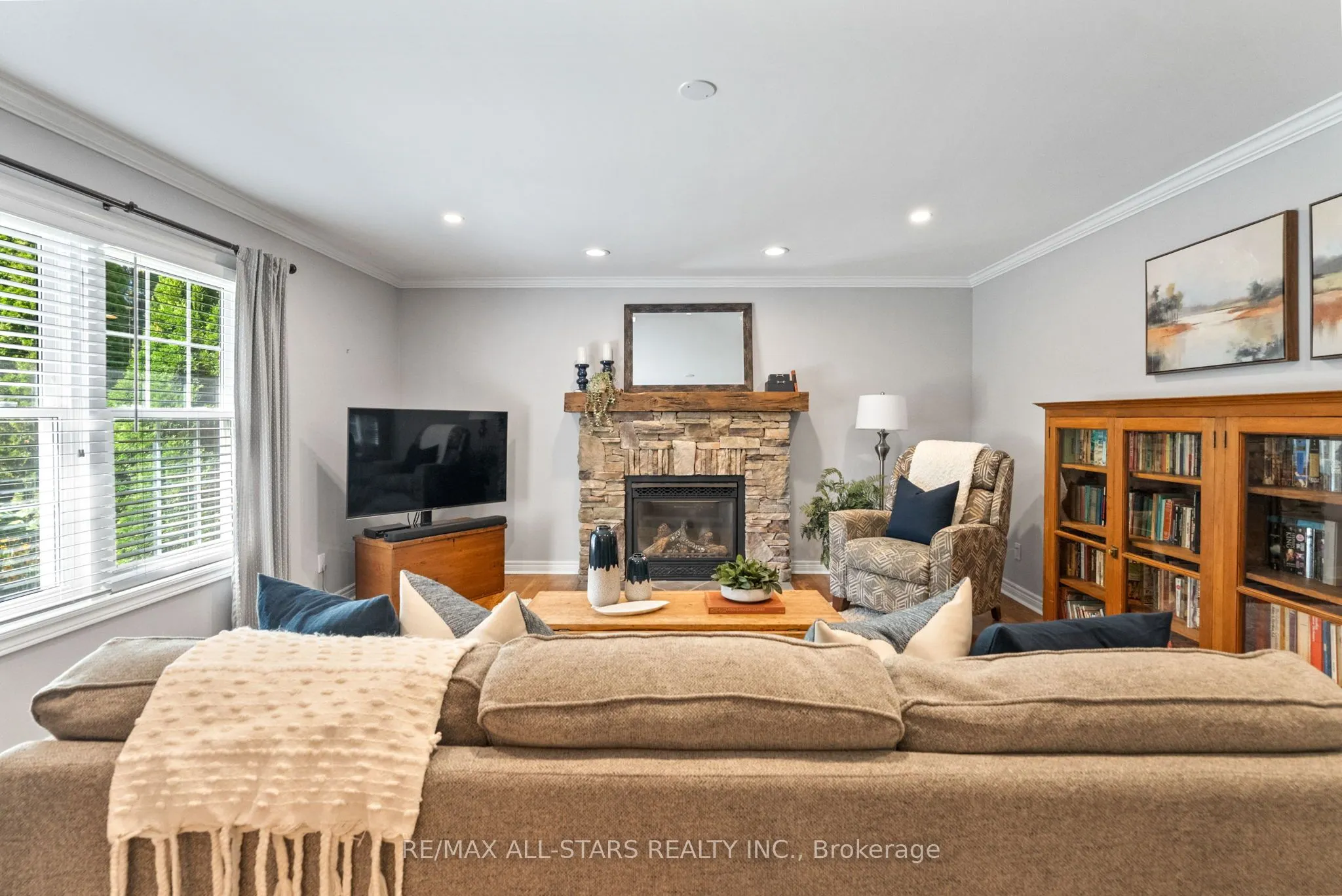 24 Colonel Sharpe Crescent