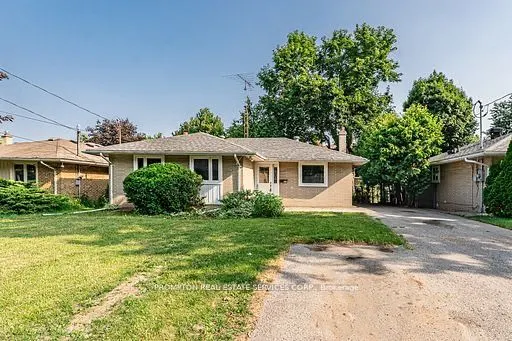 318 Paliser Crescent S