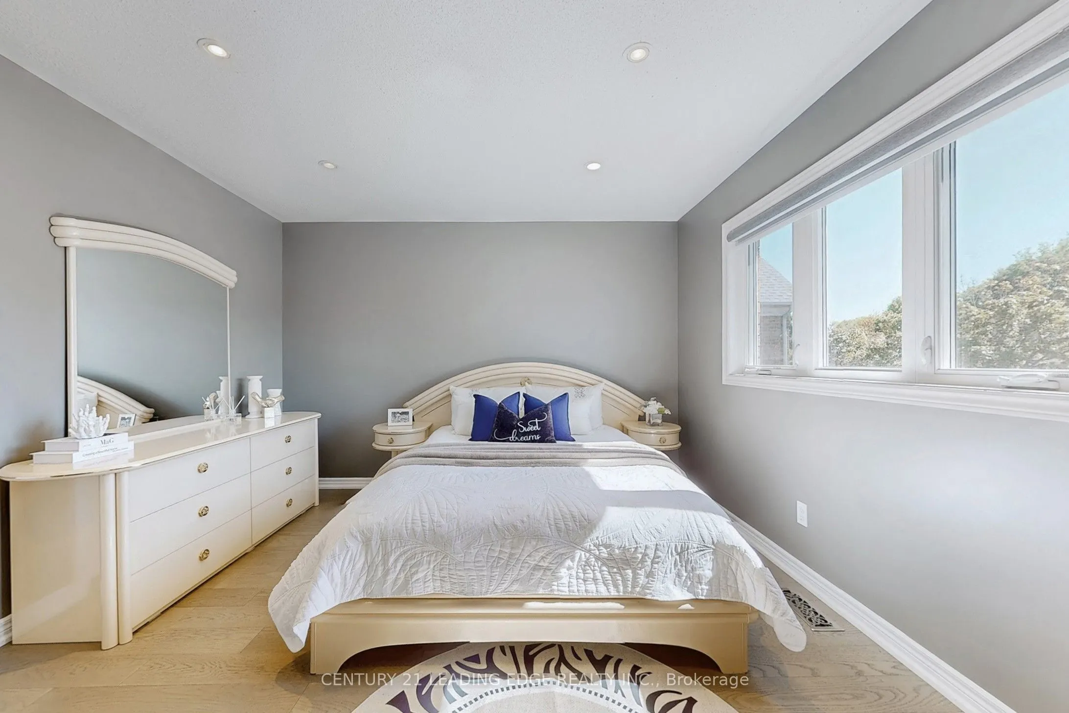 10 MACRILL Road