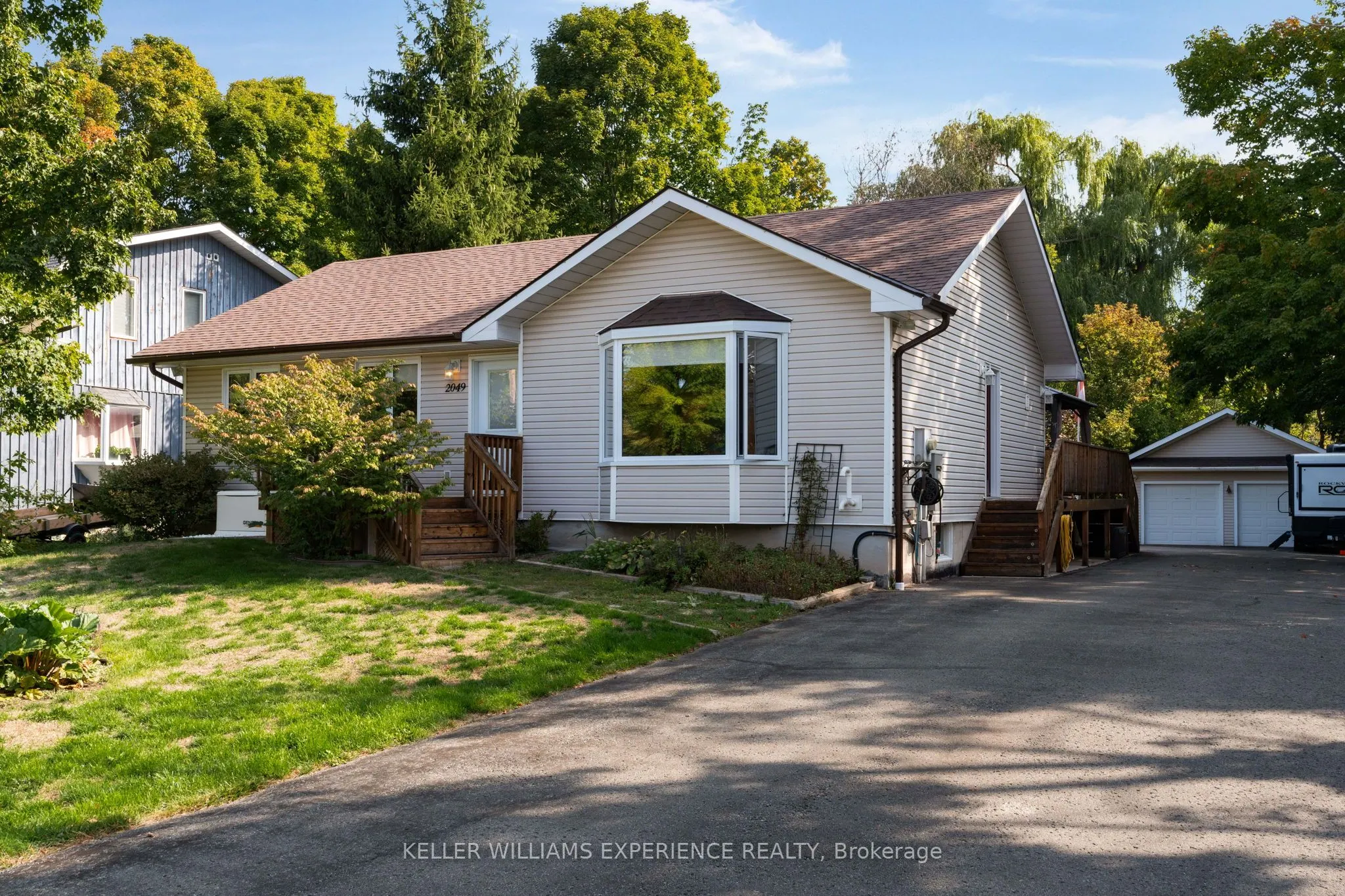 2049 MOUNTBATTEN Avenue