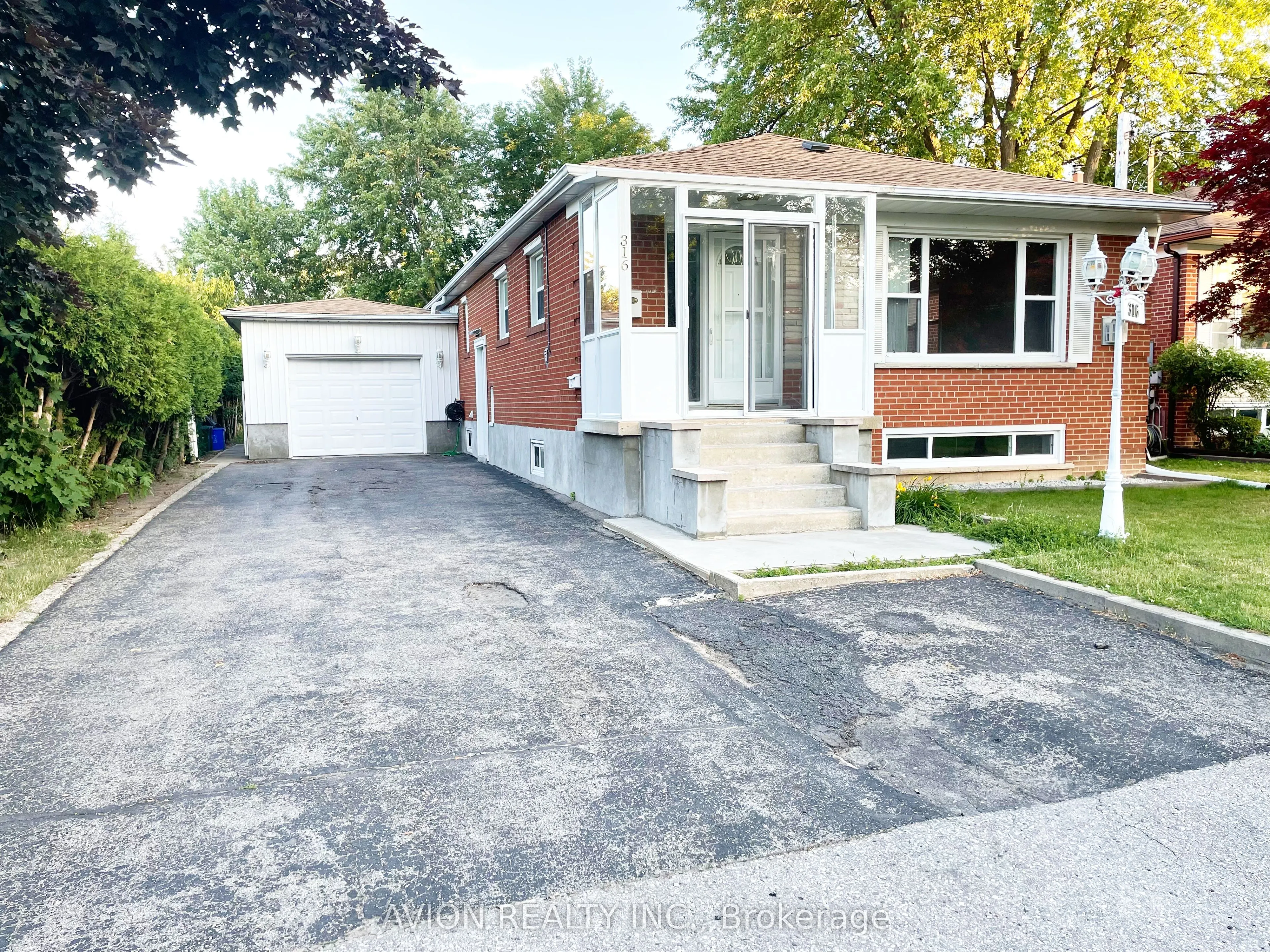 316 Gells Road, #Upper