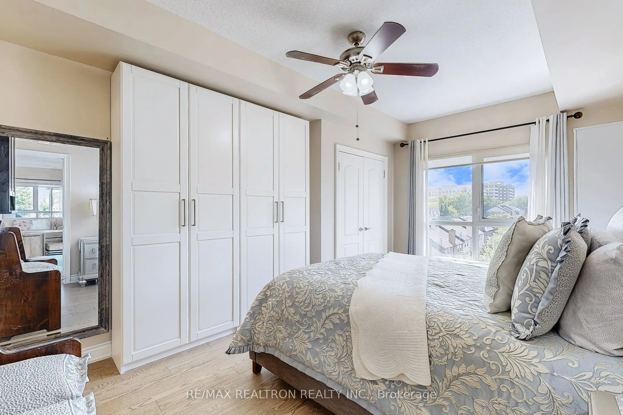 160 Woodbridge Avenue, #PH609