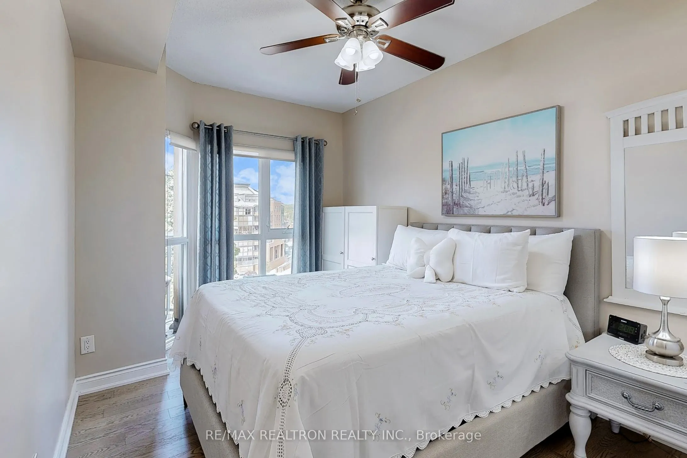 160 Woodbridge Avenue, #PH609