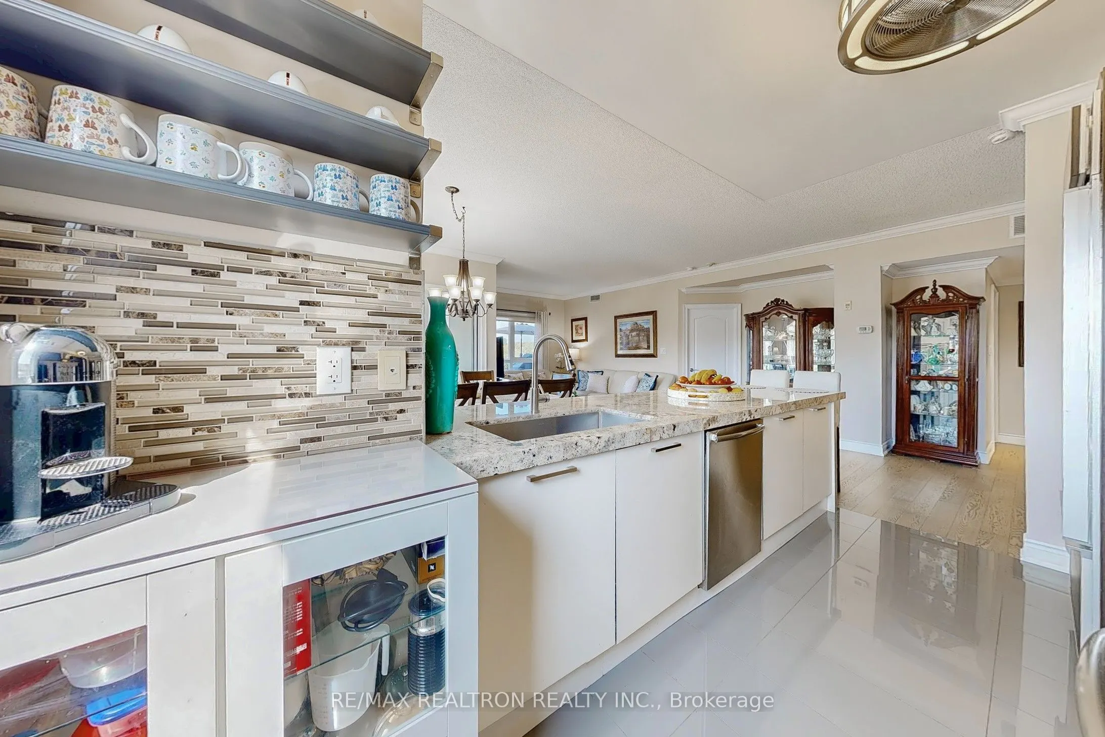 160 Woodbridge Avenue, #PH609