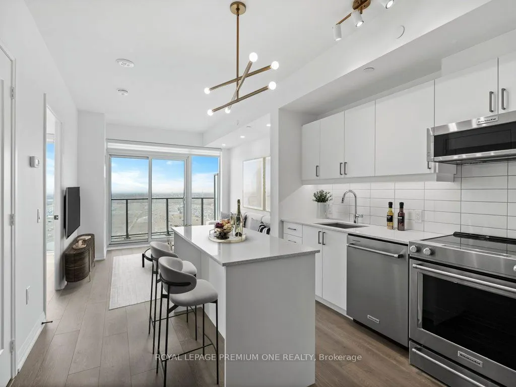 9000 Jane Street, #1520