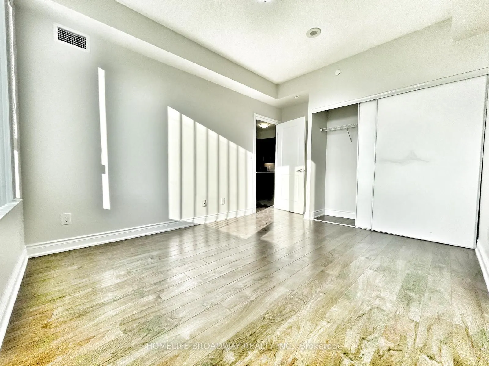 325 South Park Road, #905