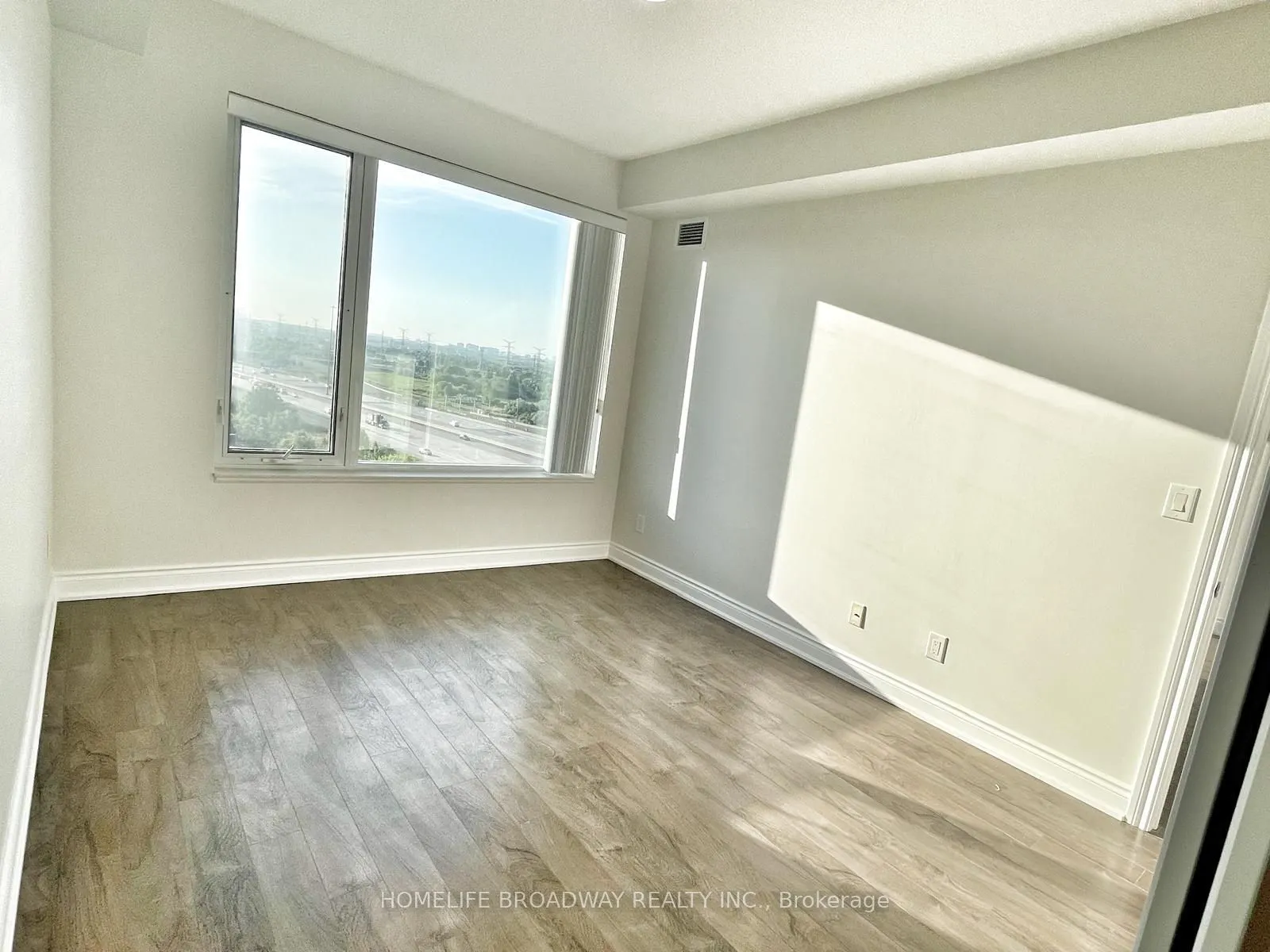 325 South Park Road, #905