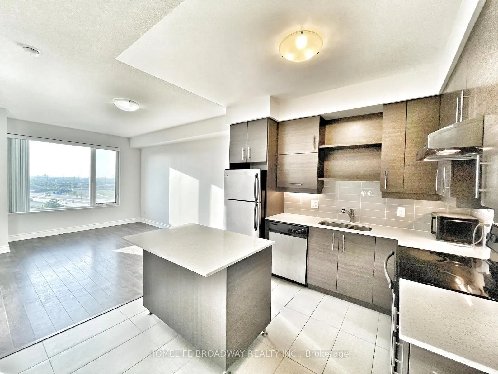 325 South Park Road, #905