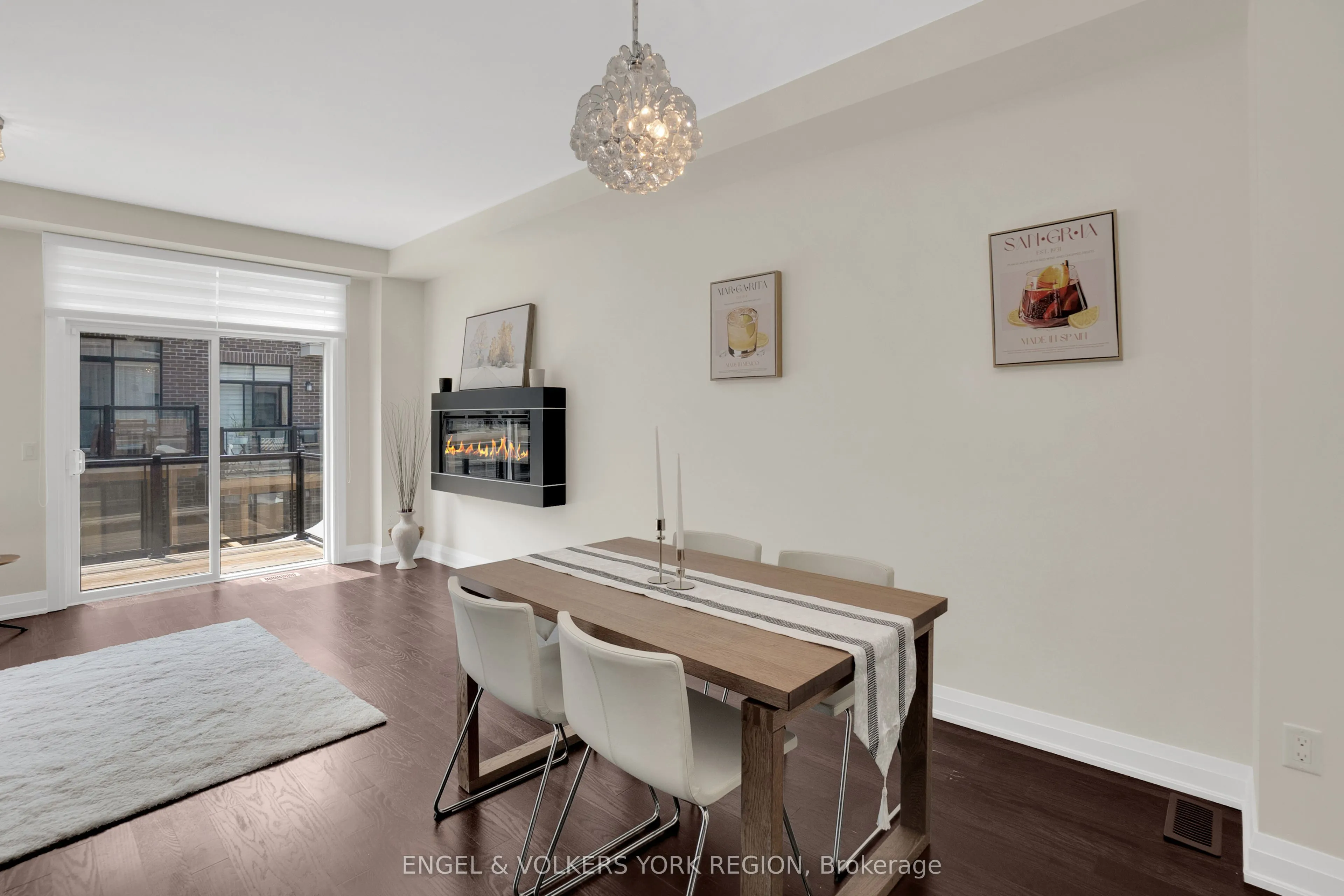 29 Nardini Lane N