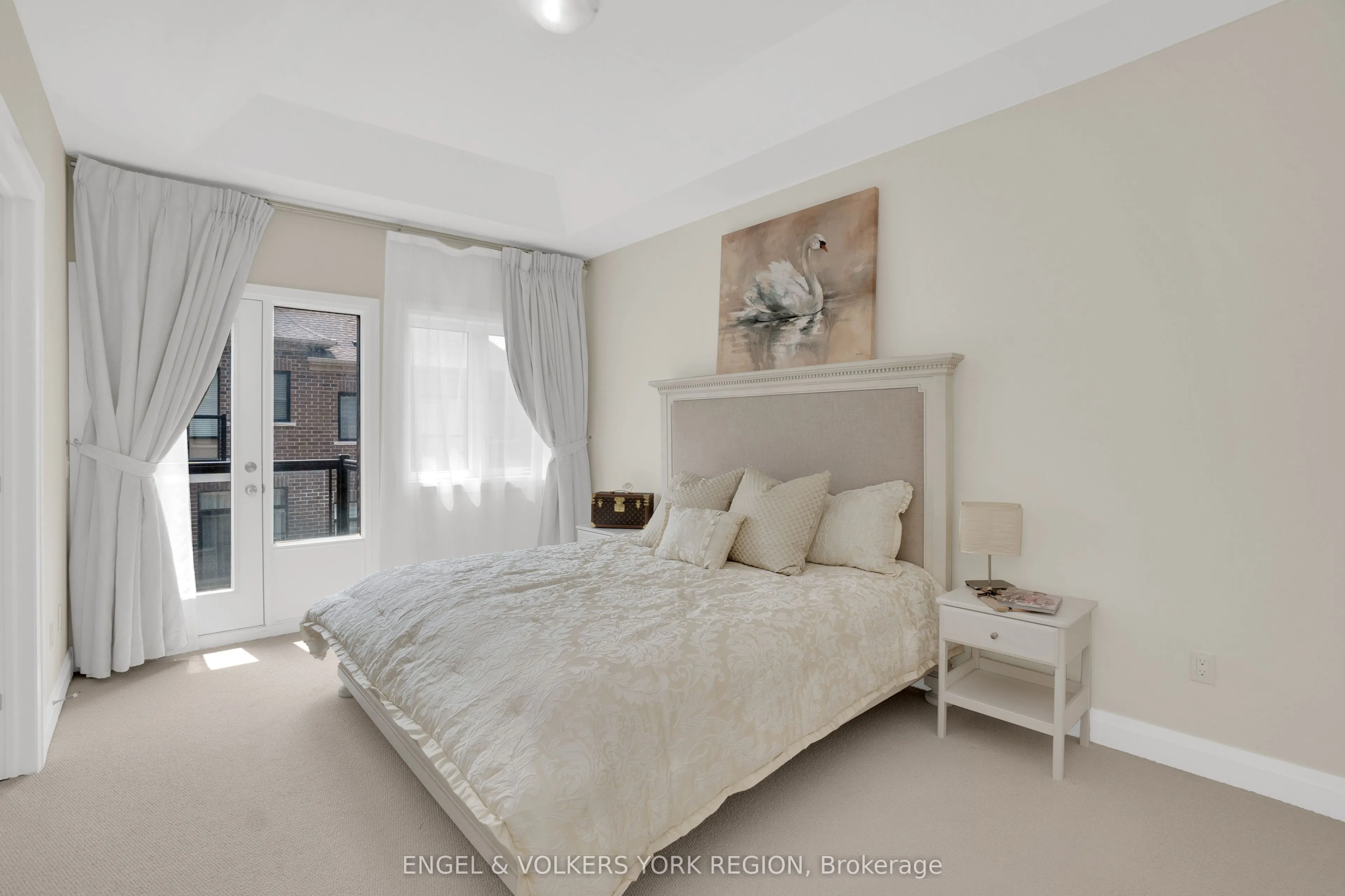 29 Nardini Lane N