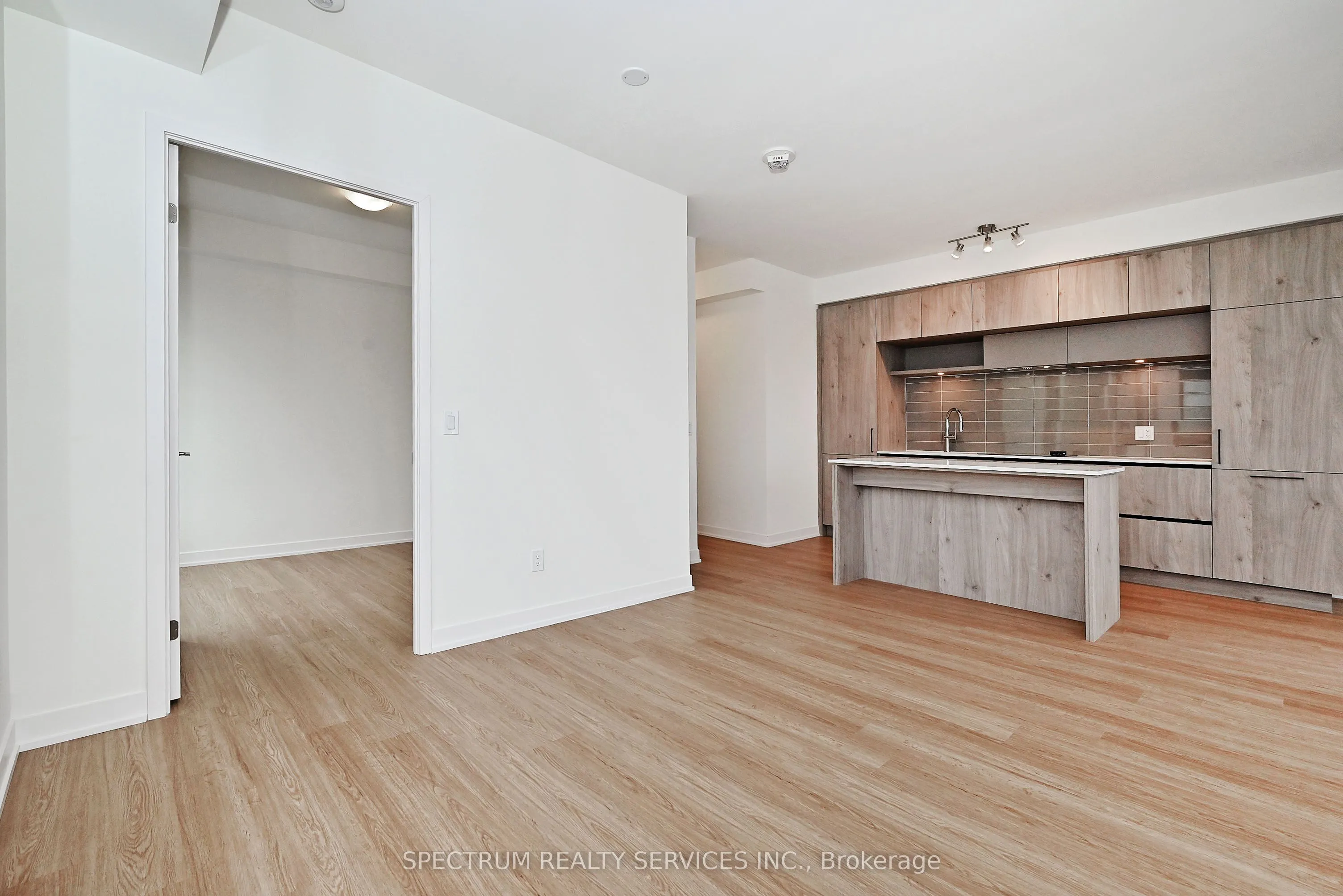 2 David Eyer Road, #1029