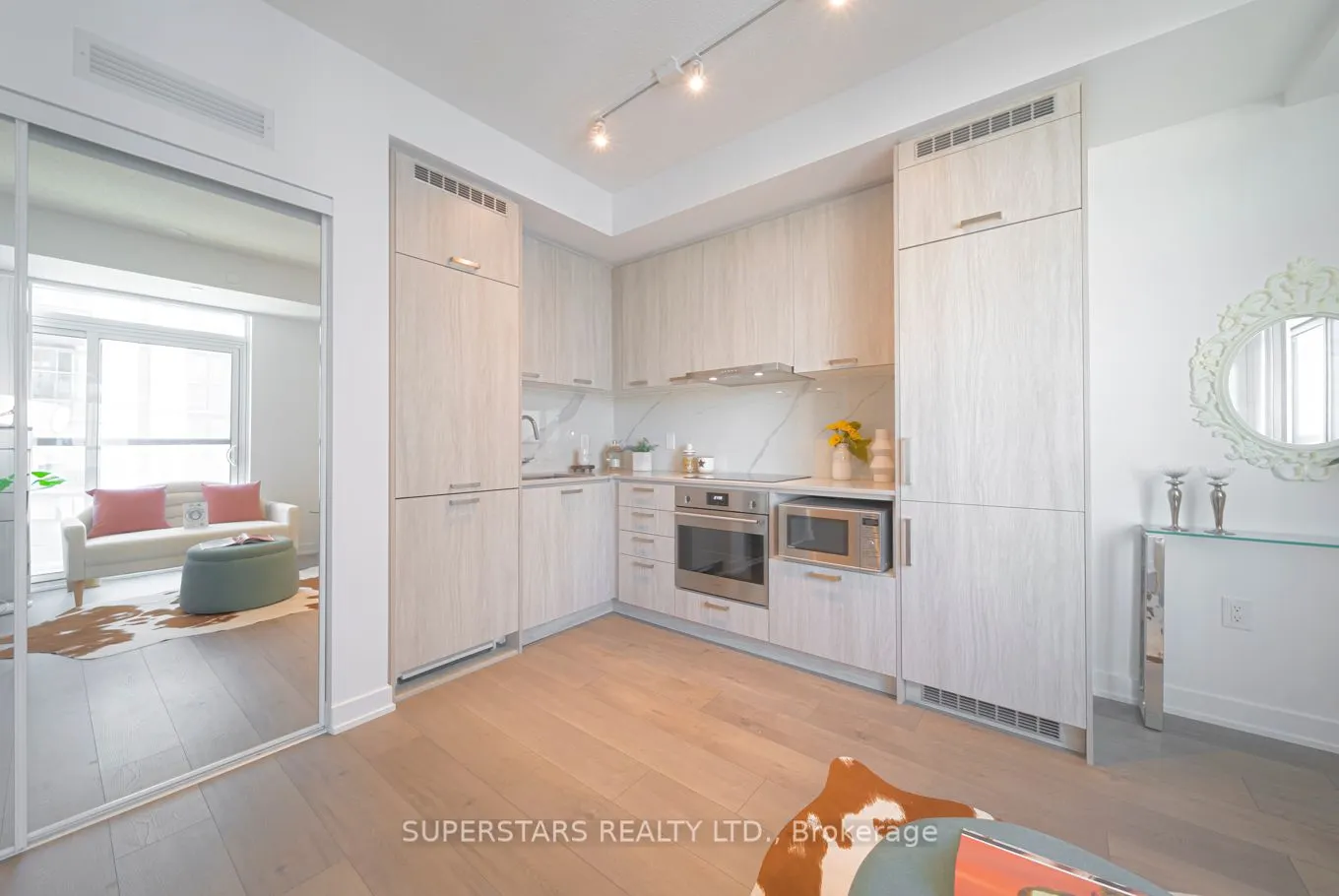 38 Honeycrisp Crescent, #1003