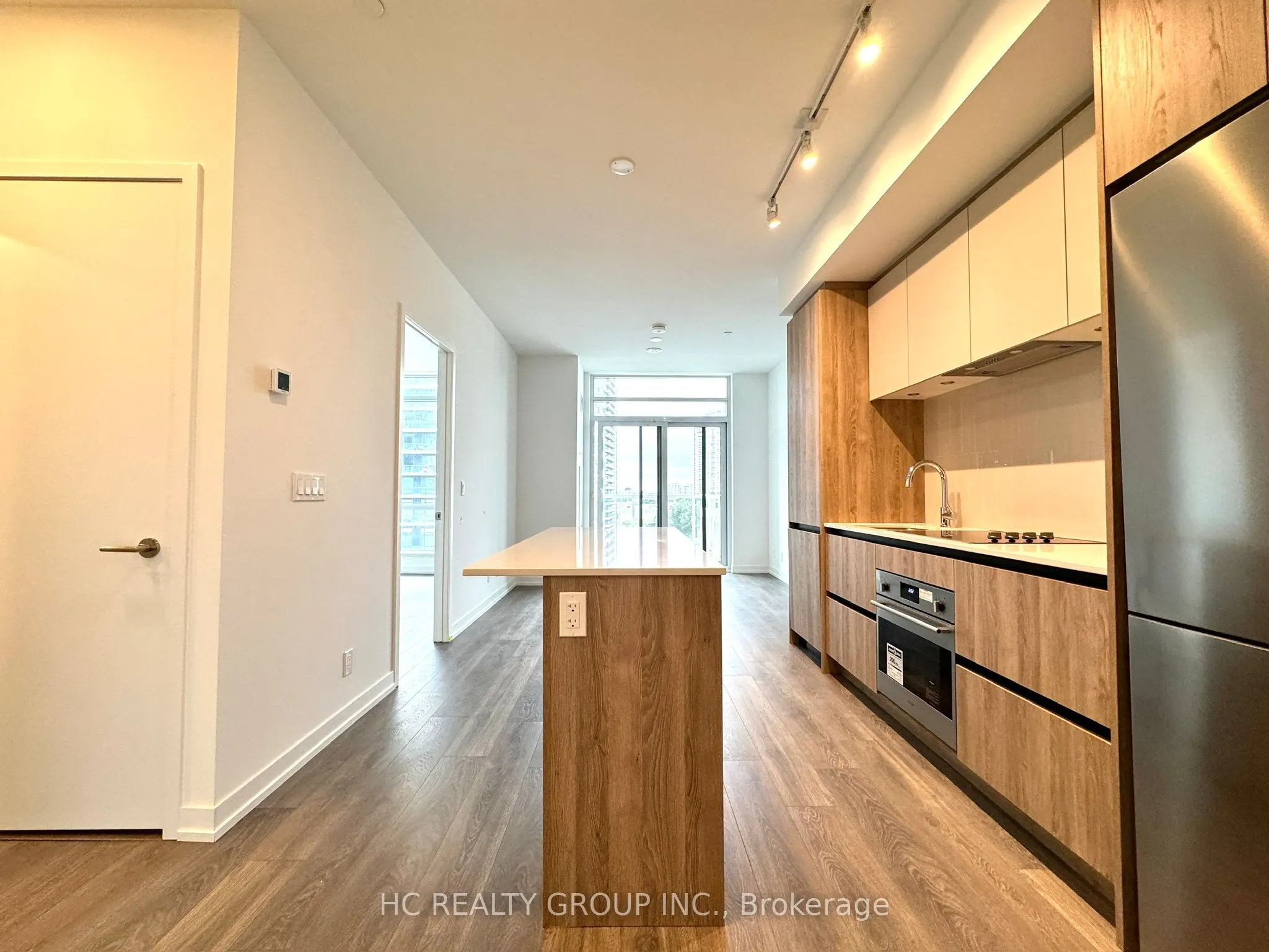 8 Beverley Glen Boulevard, #808