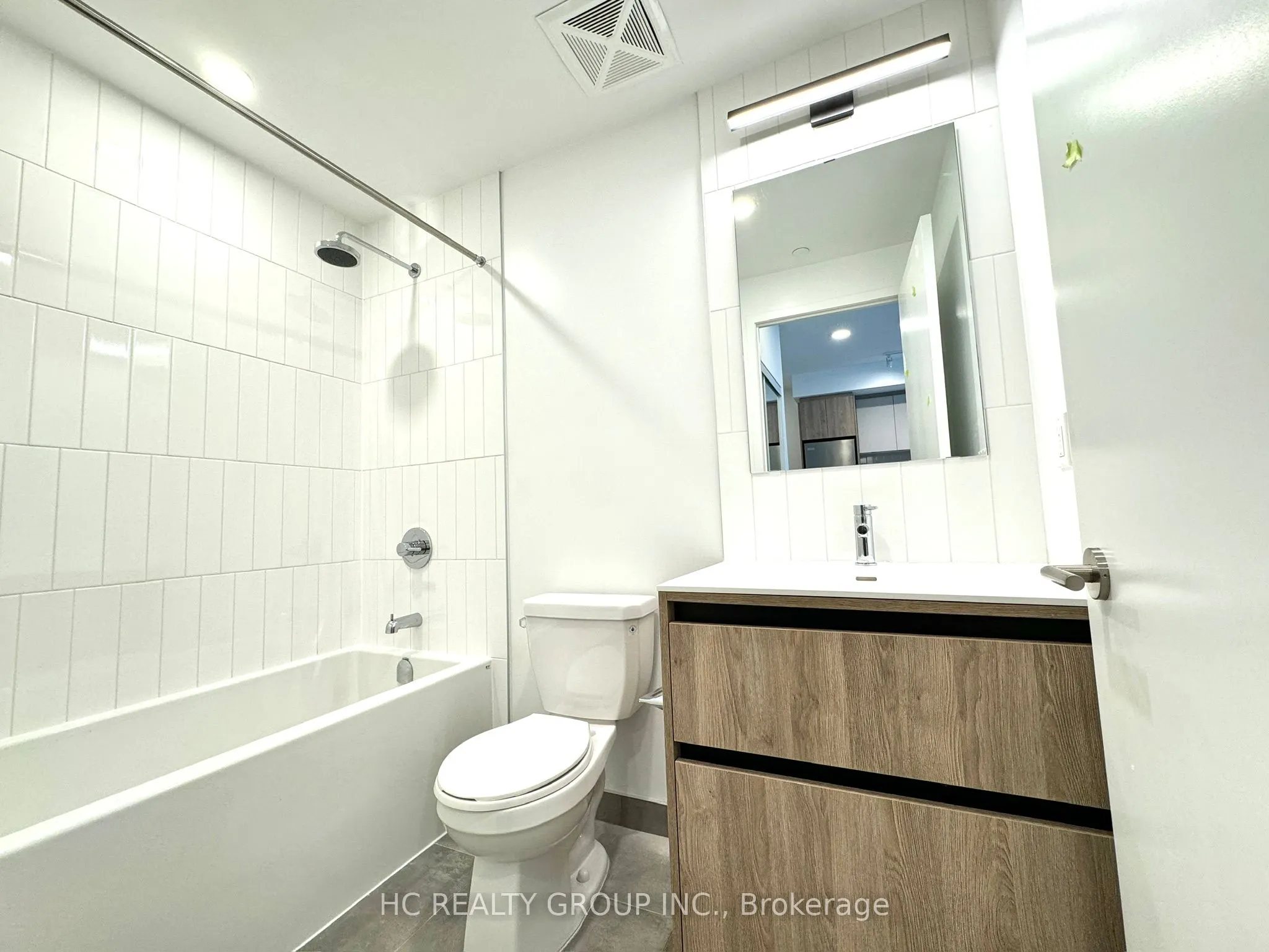8 Beverley Glen Boulevard, #808