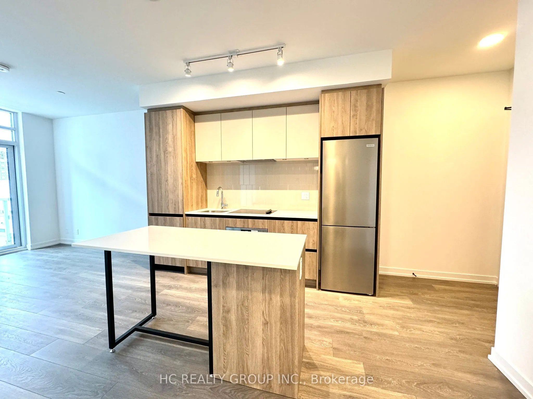 8 Beverley Glen Boulevard, #808