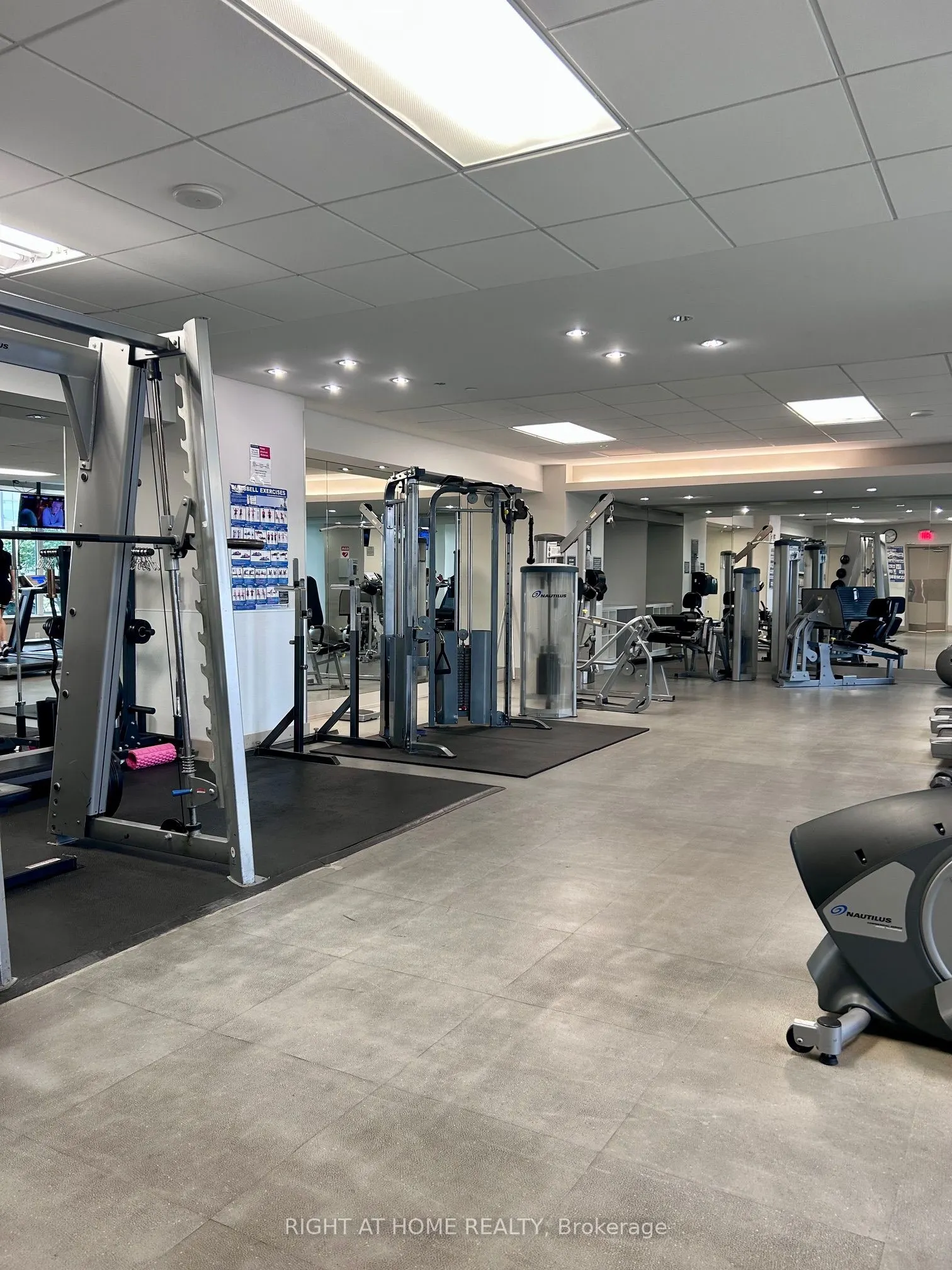 7165 Yonge Street, #1602