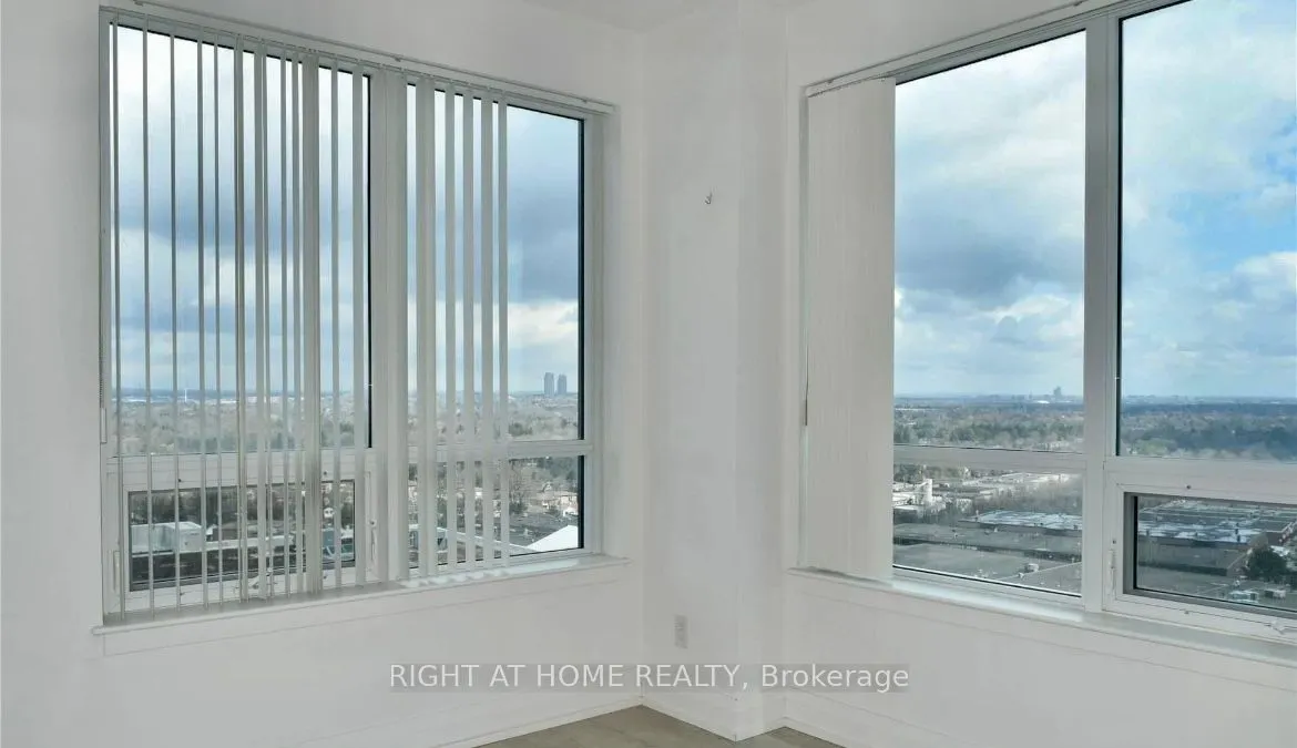 7165 Yonge Street, #1602