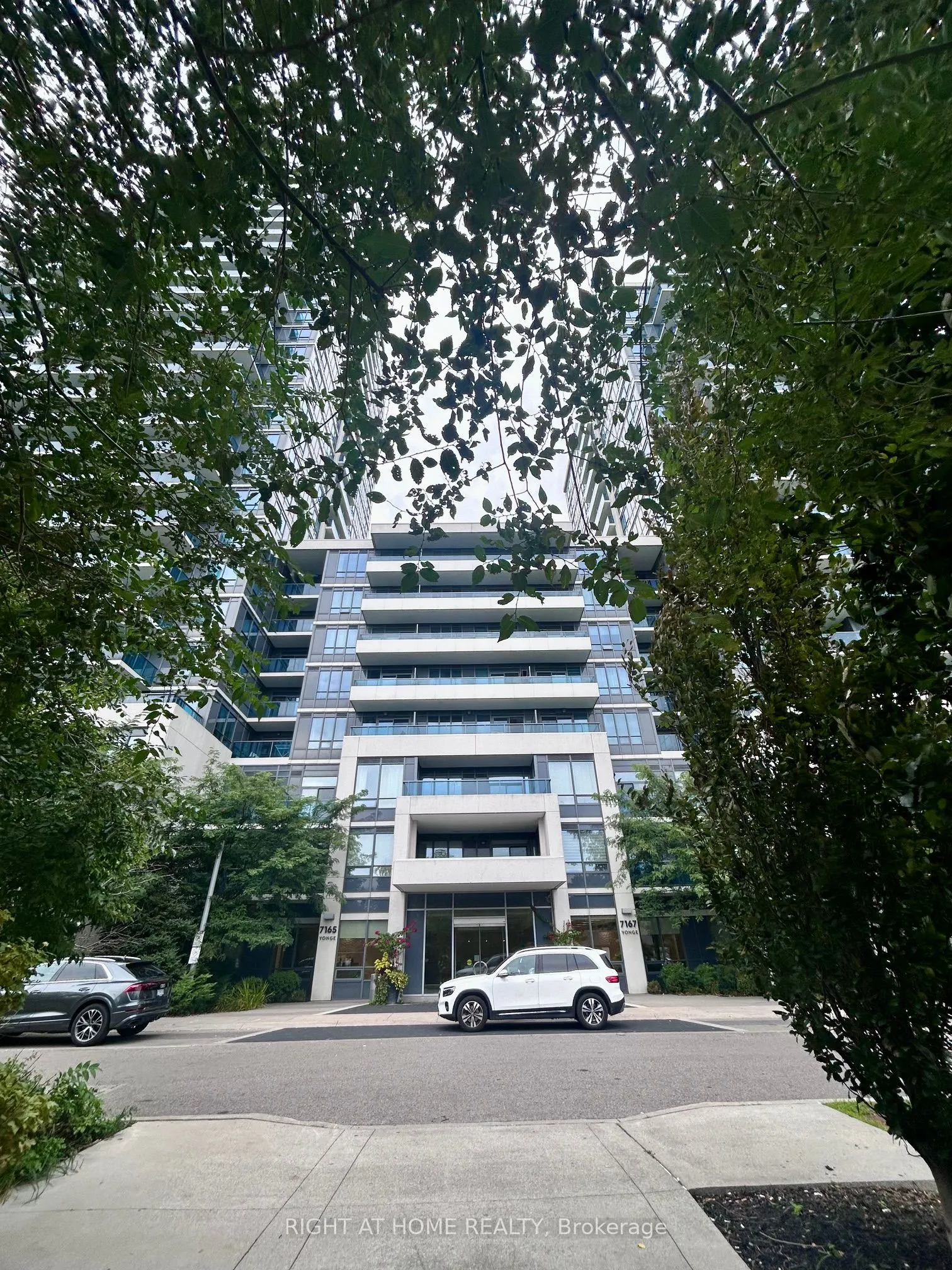 7165 Yonge Street, #1602