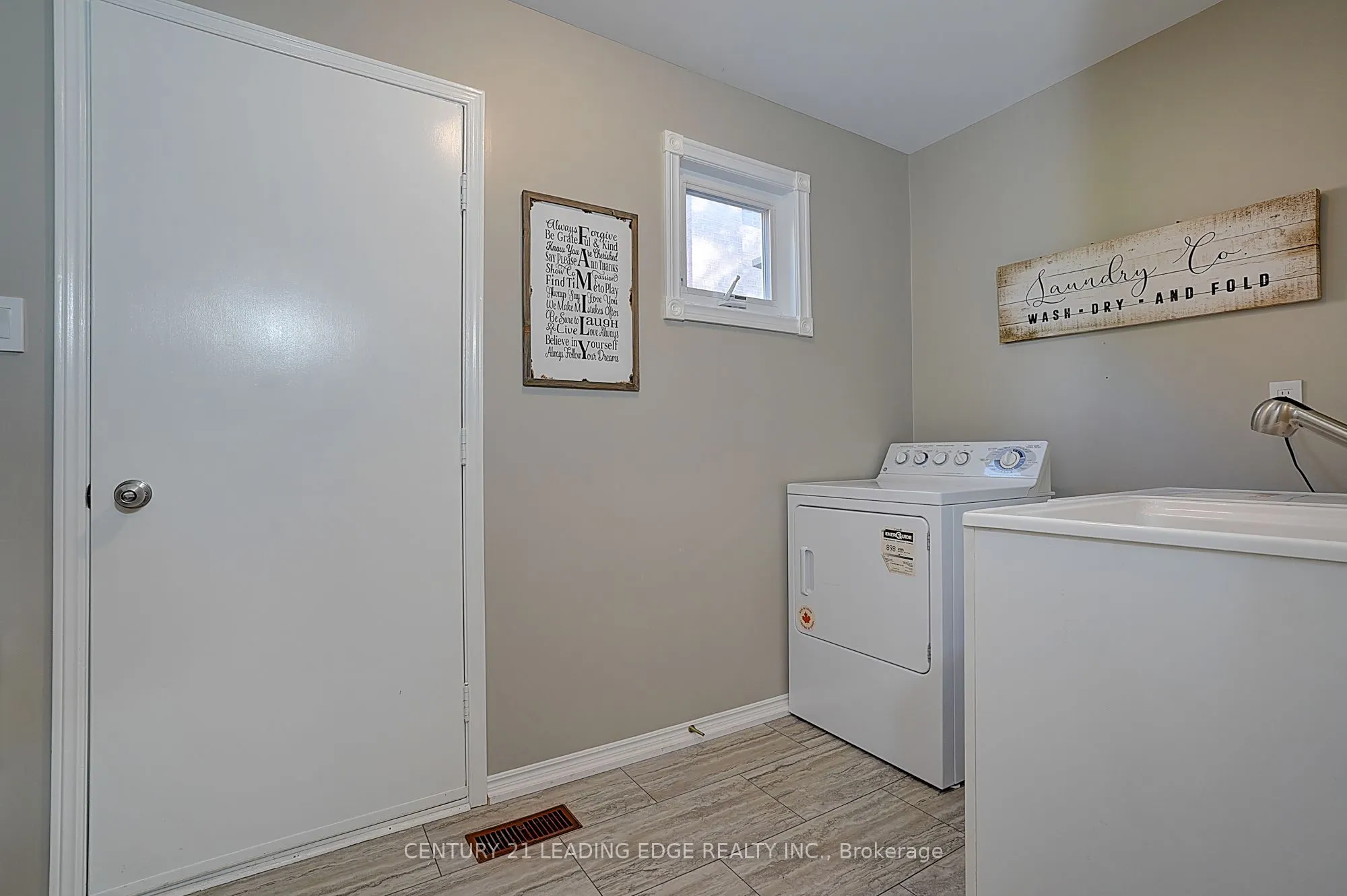 27 Sawyer Crescent