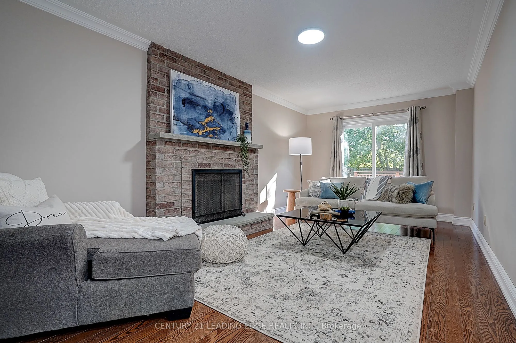 27 Sawyer Crescent