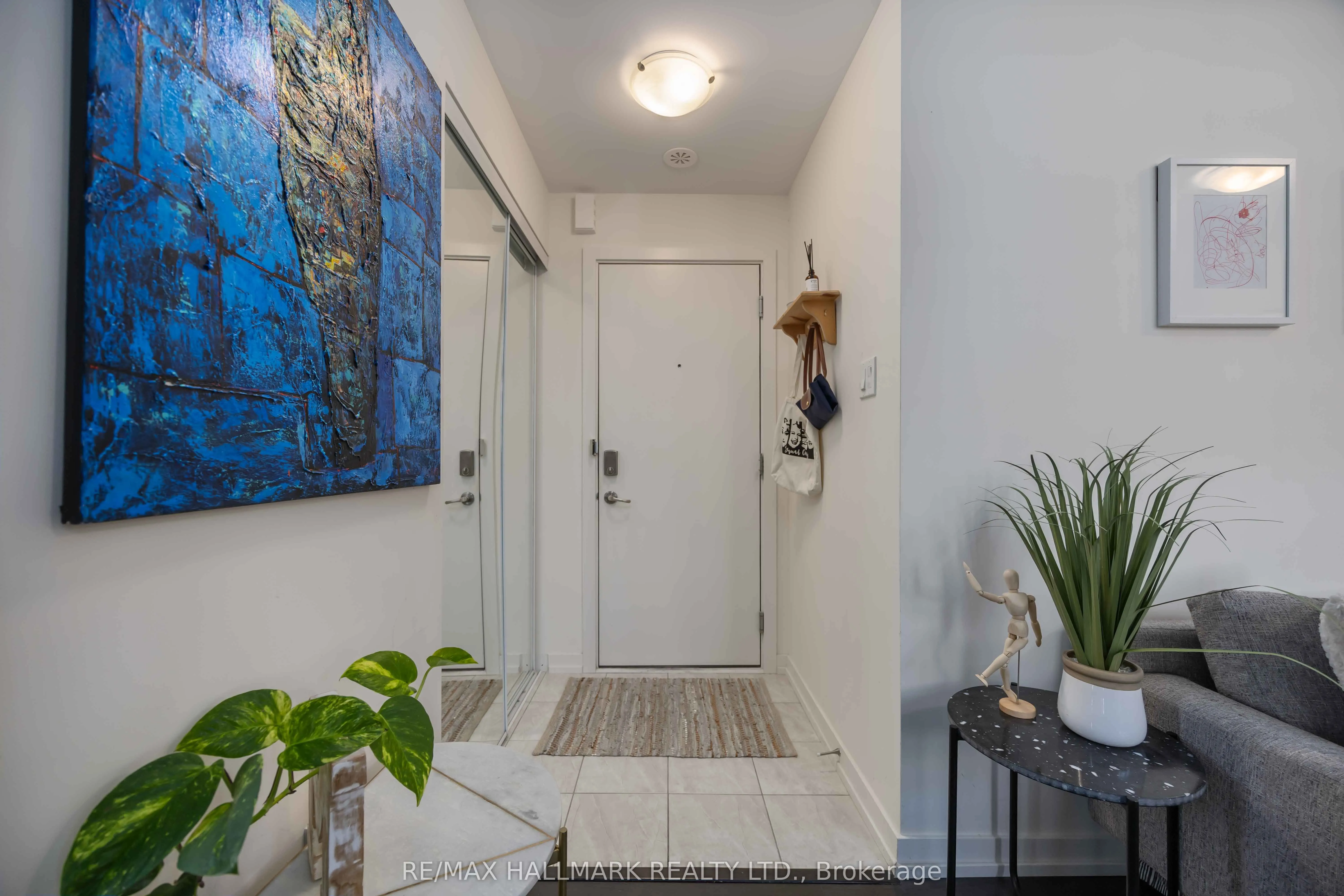 18 Whitaker Way, #244