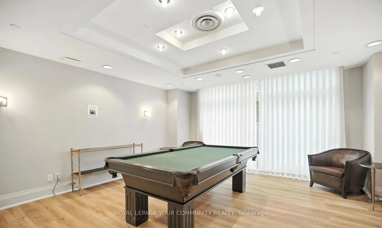 350 Red Maple Road, #905