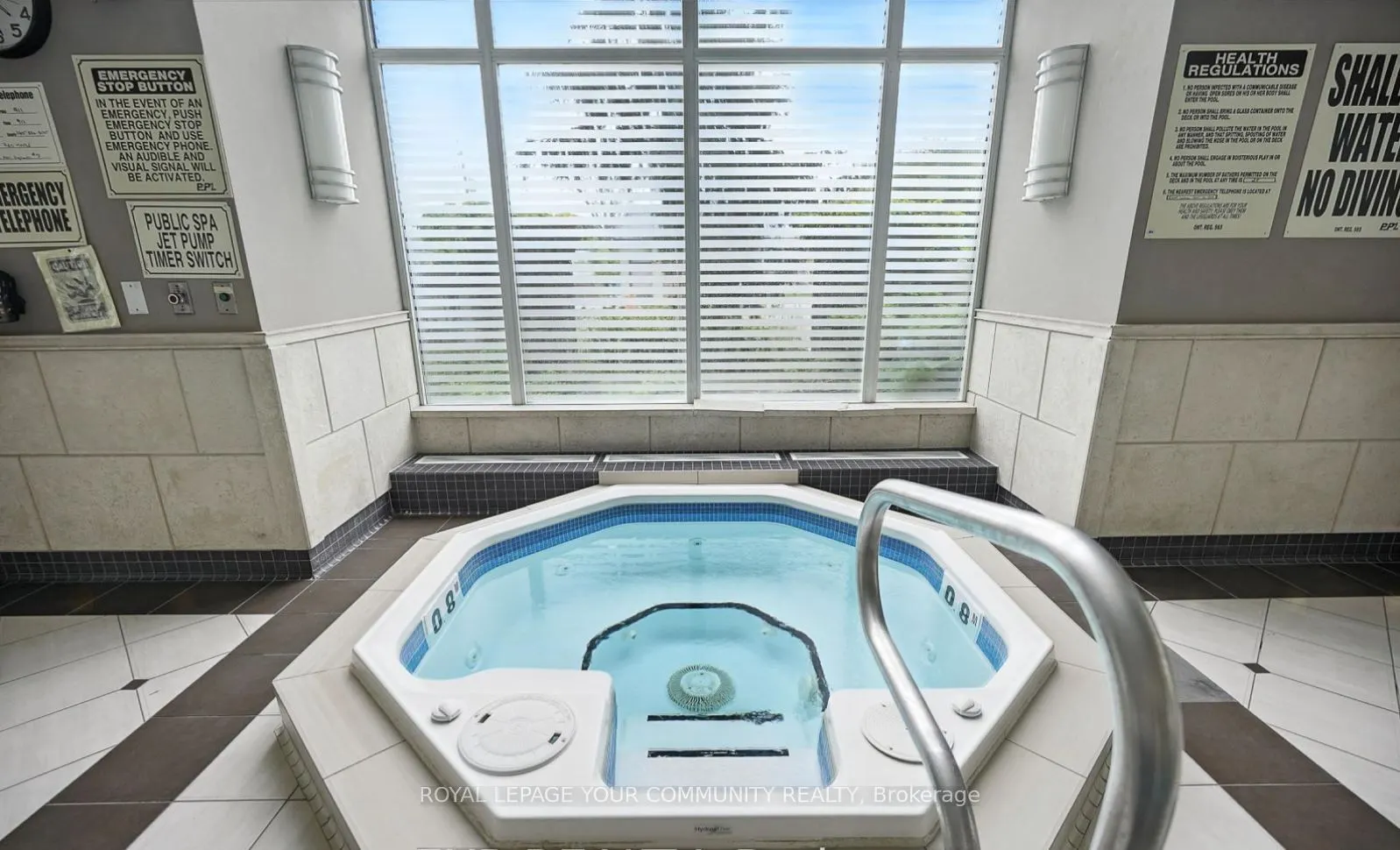 350 Red Maple Road, #905