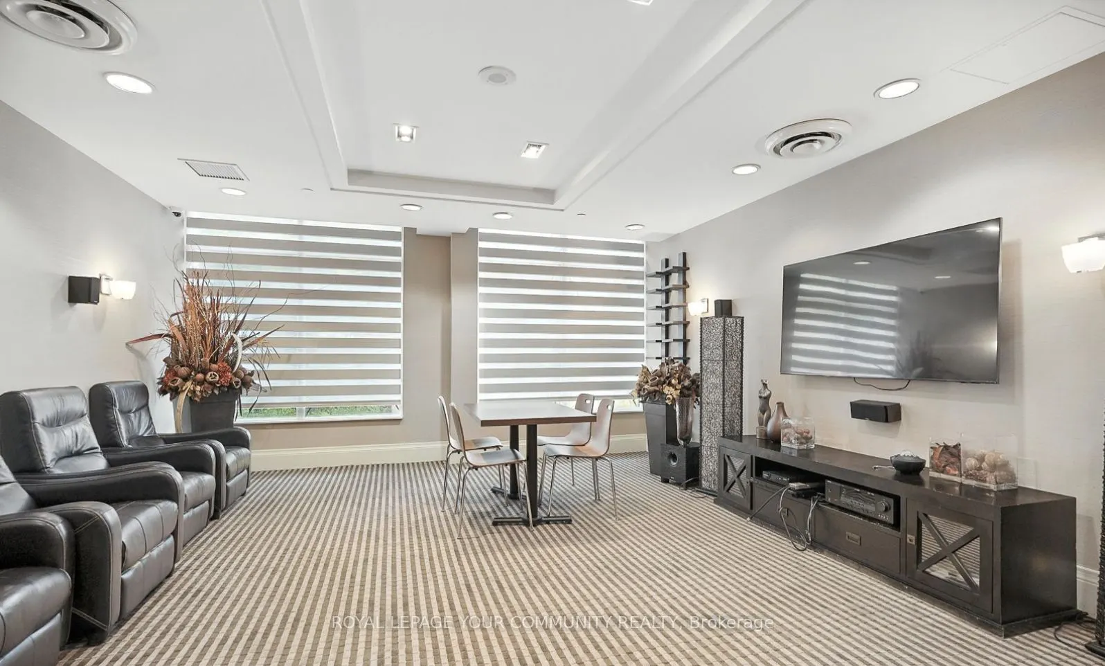 350 Red Maple Road, #905