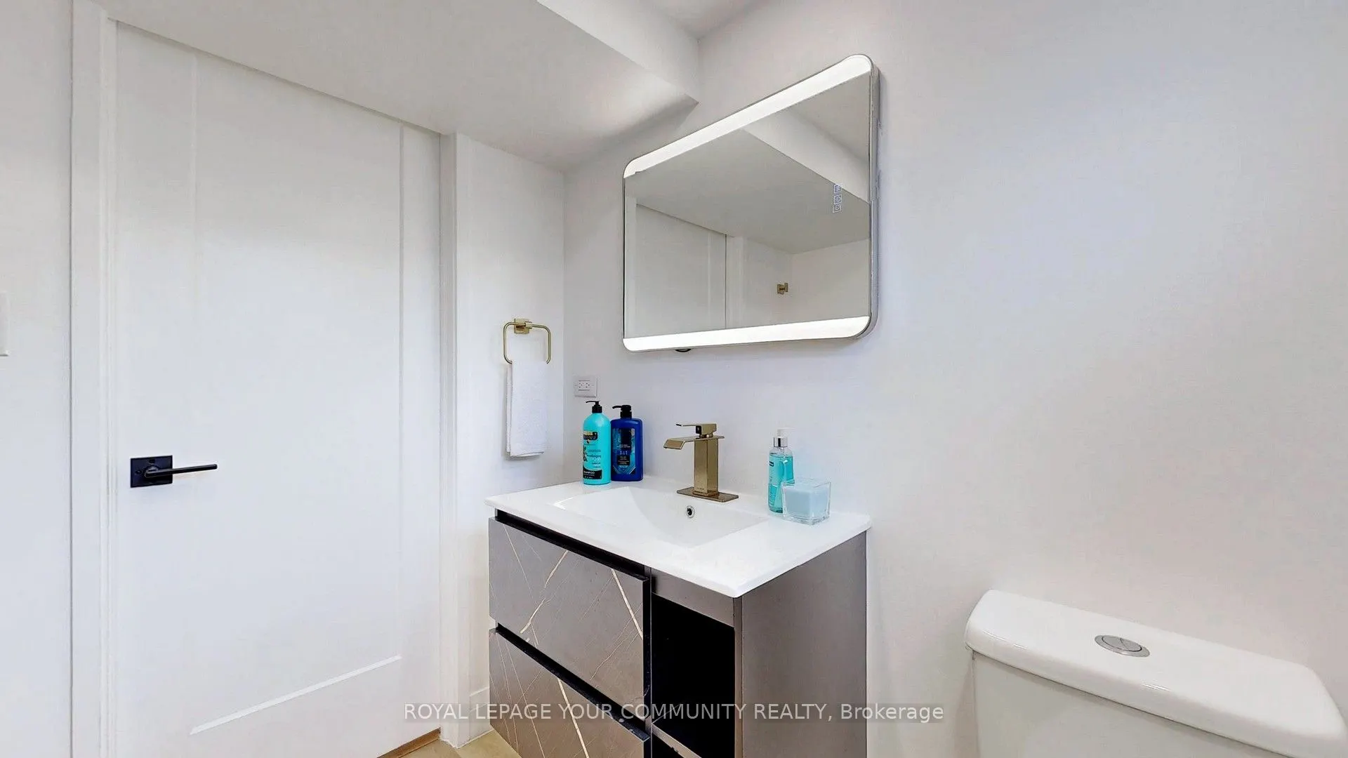 350 Red Maple Road, #905