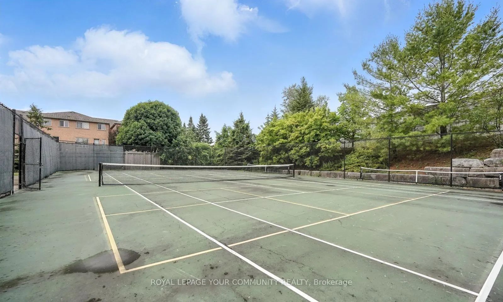 350 Red Maple Road, #905