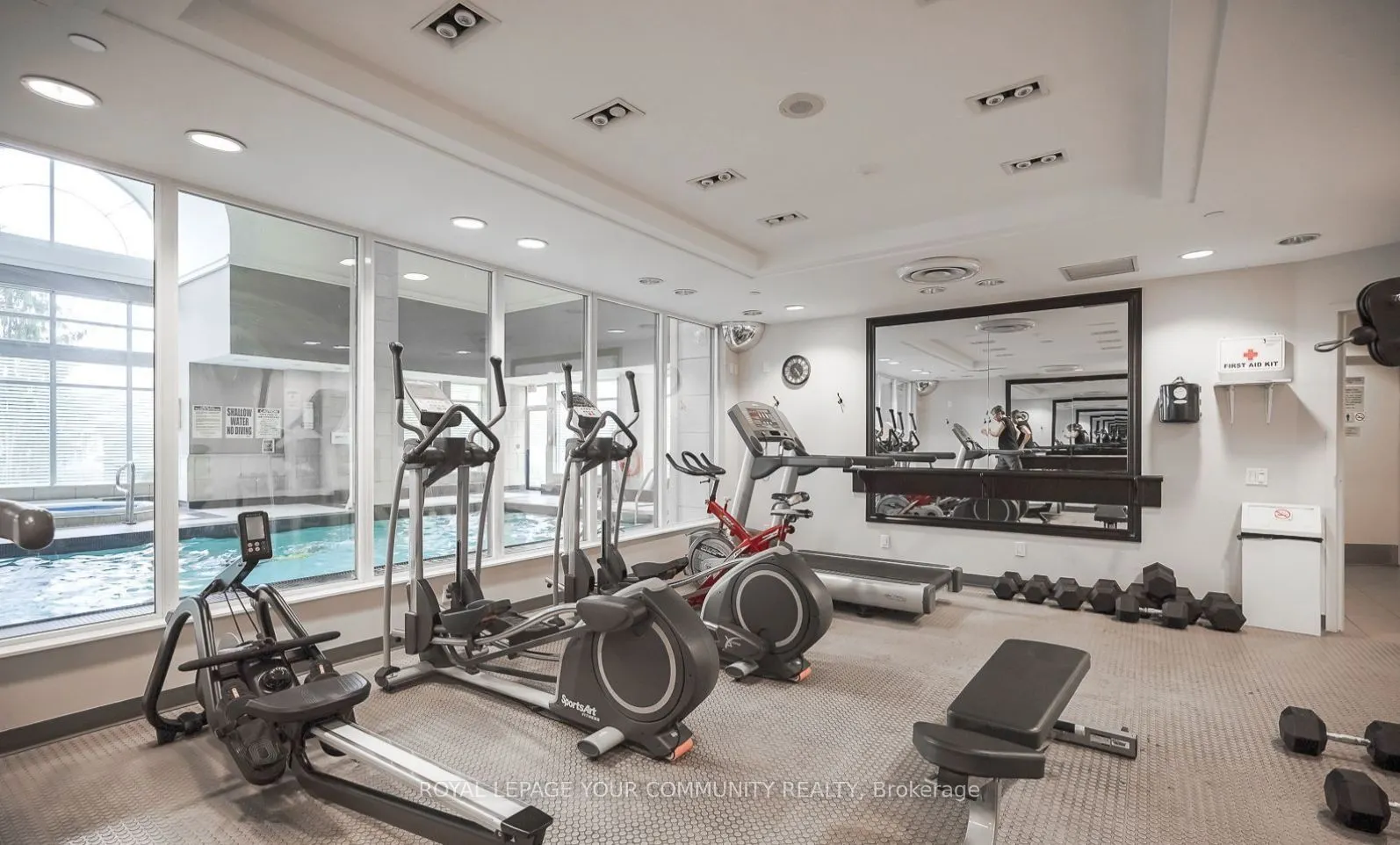 350 Red Maple Road, #905