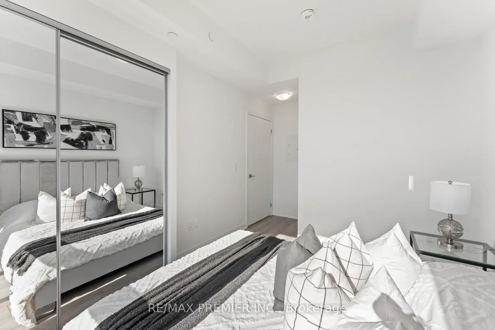 10 Abeja Street, #1412