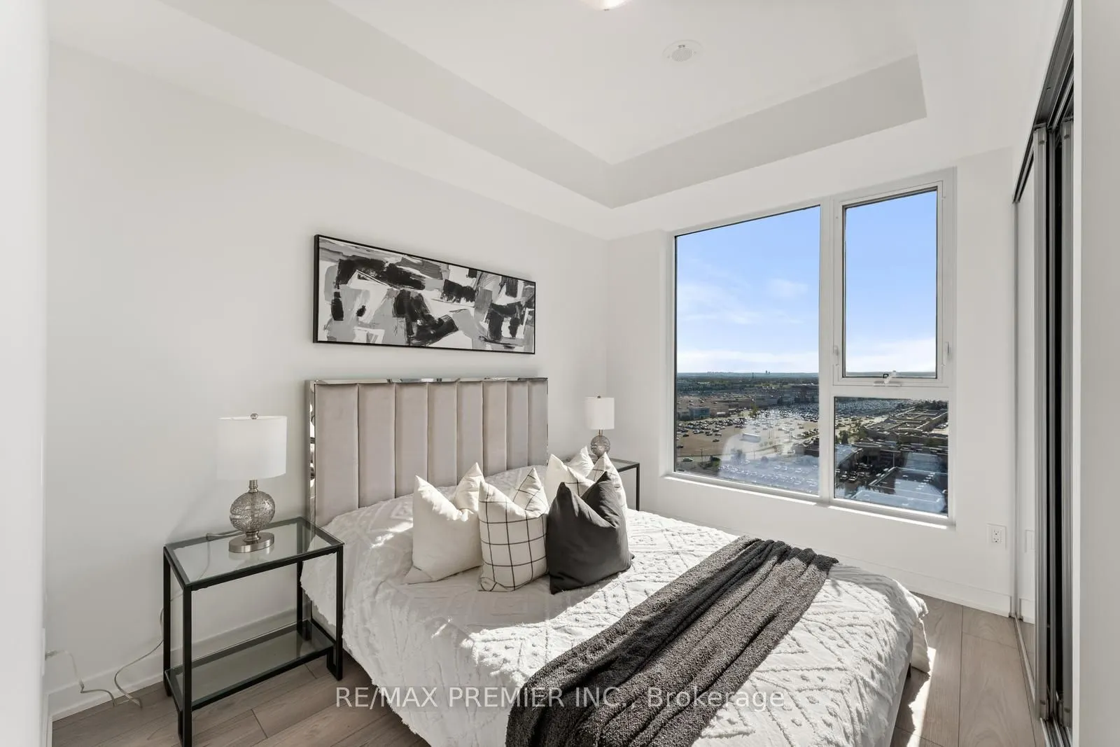 10 Abeja Street, #1412