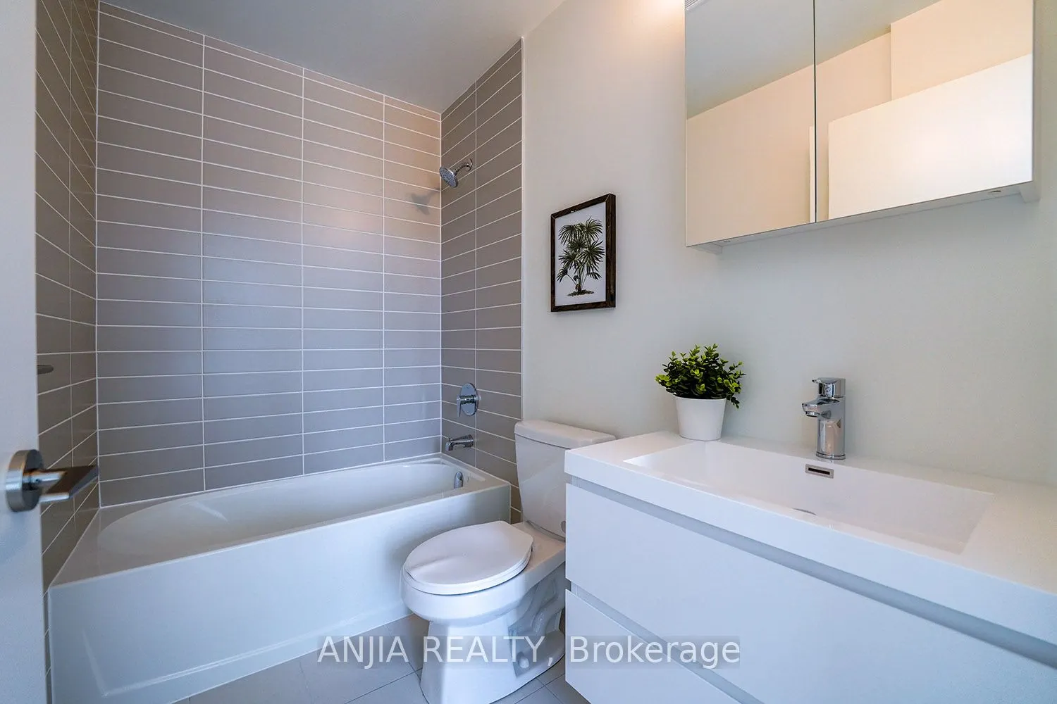 8119 Birchmount Road, #1019