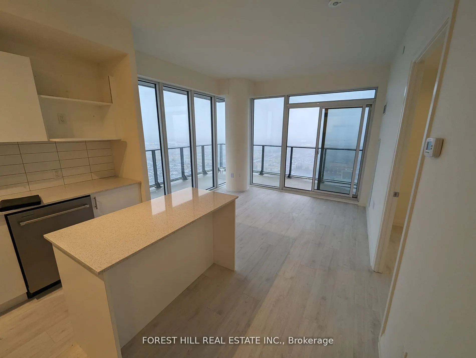 9000 Jane Street, #1821