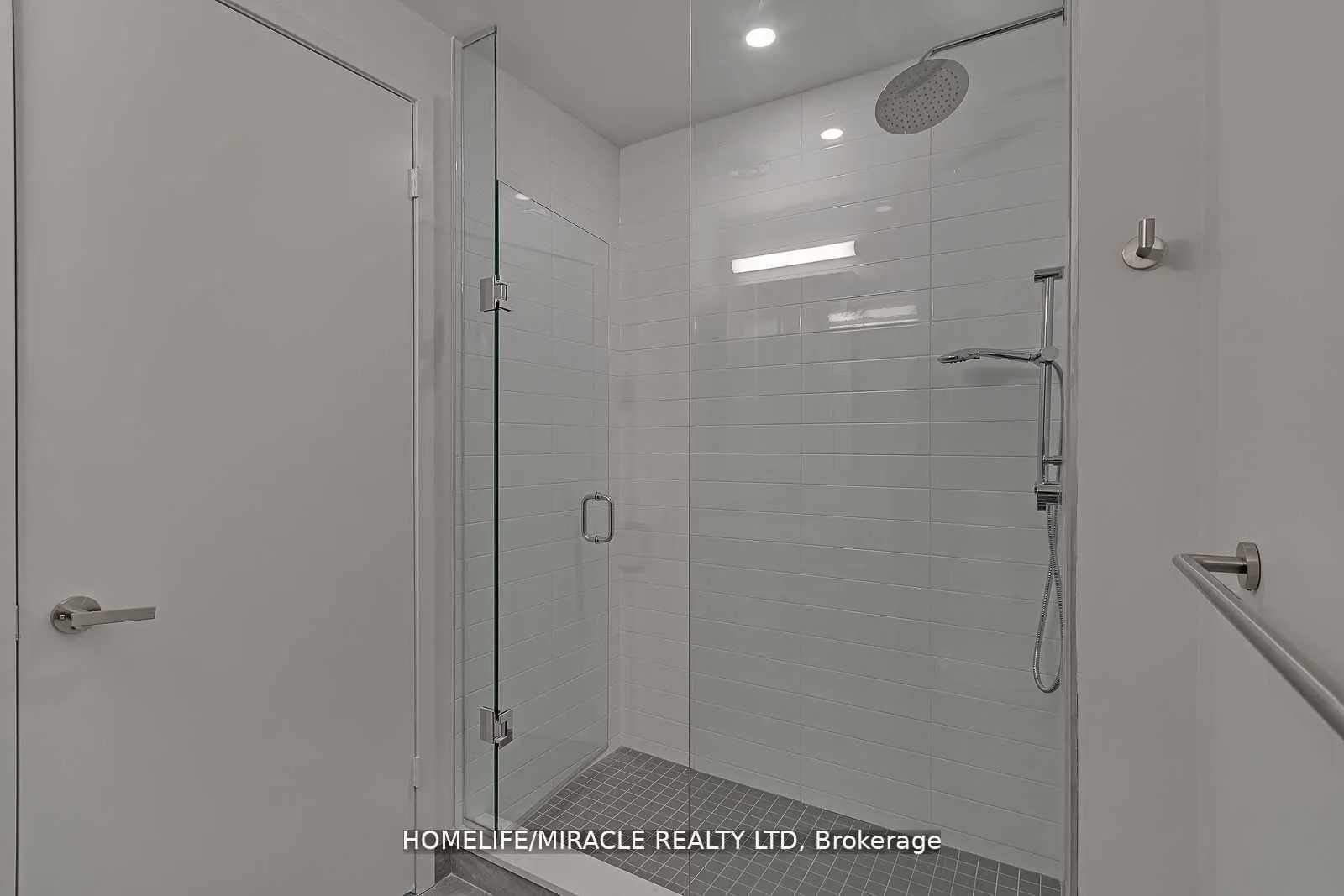 8868 Yonge Street, #821E