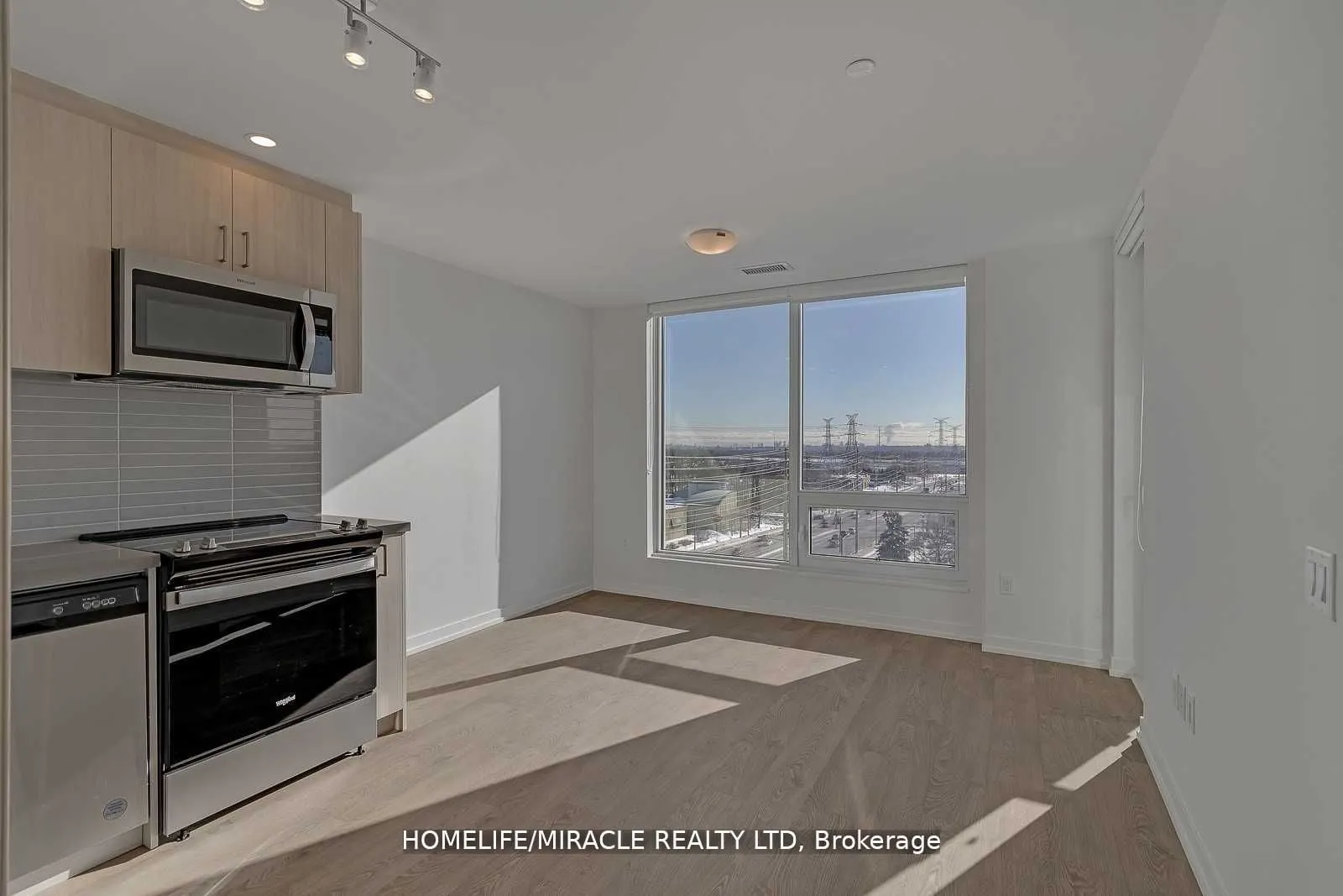 8868 Yonge Street, #821E