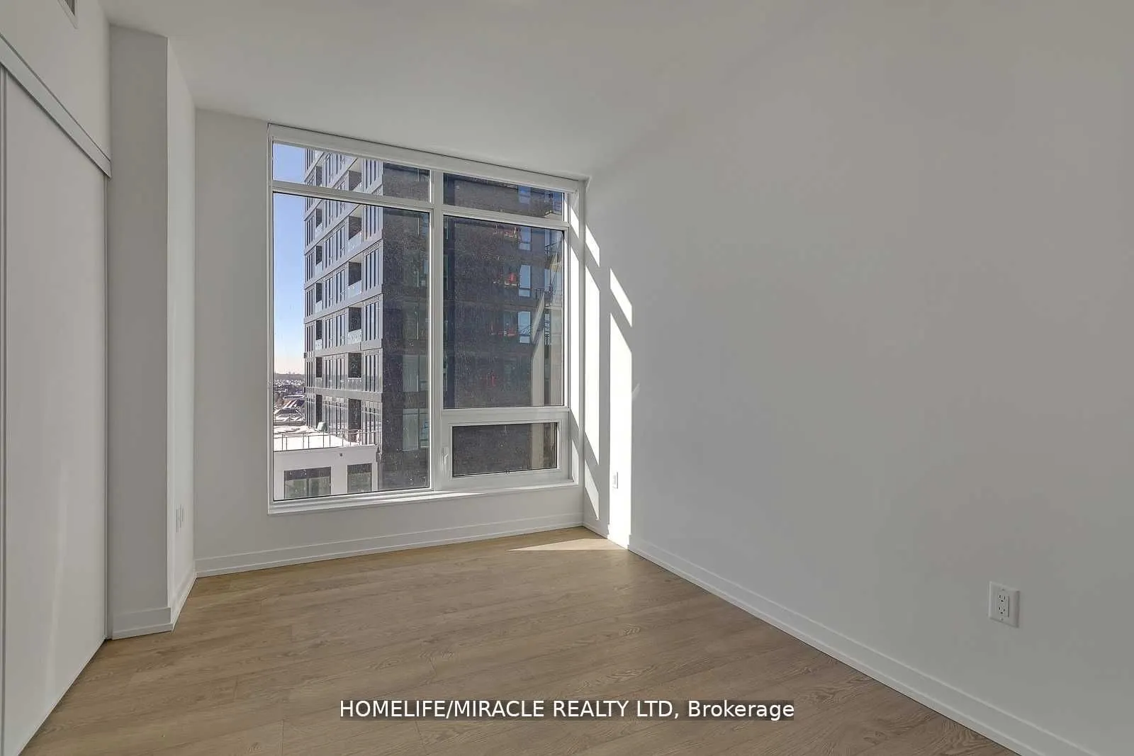 8868 Yonge Street, #821E