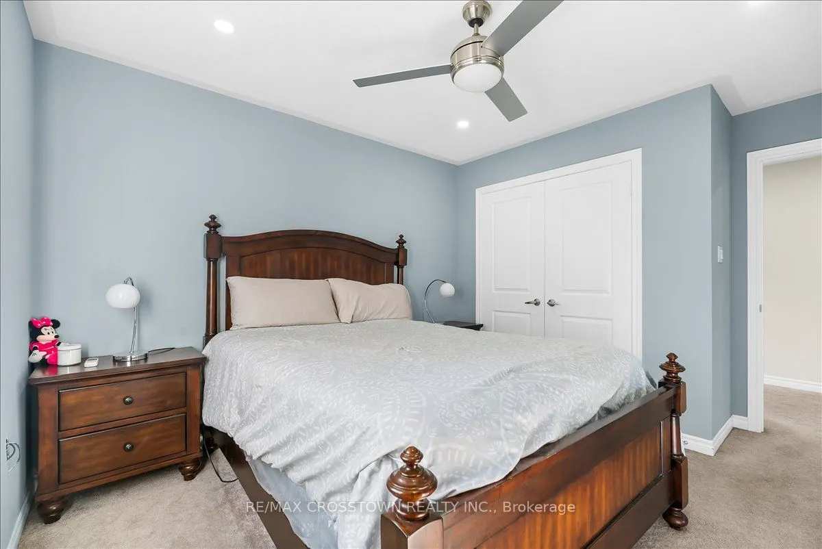1033 Barton Way