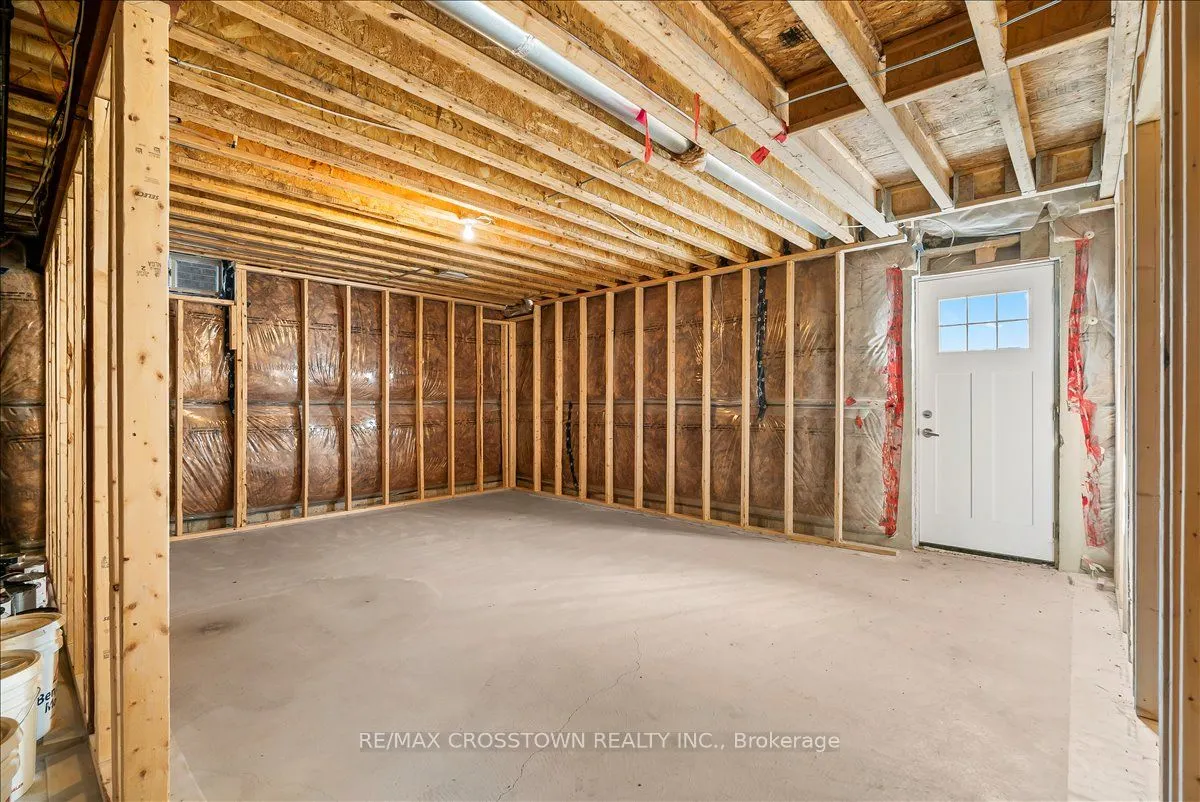1033 Barton Way