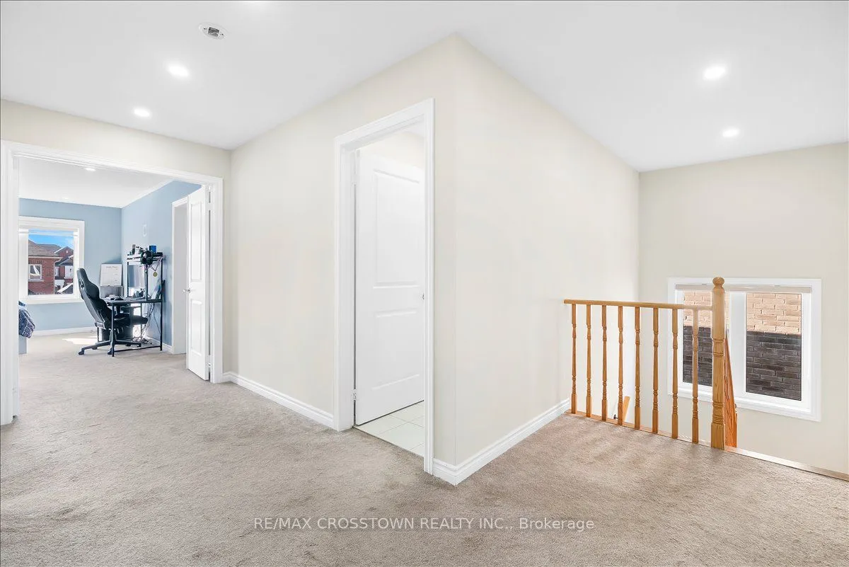 1033 Barton Way