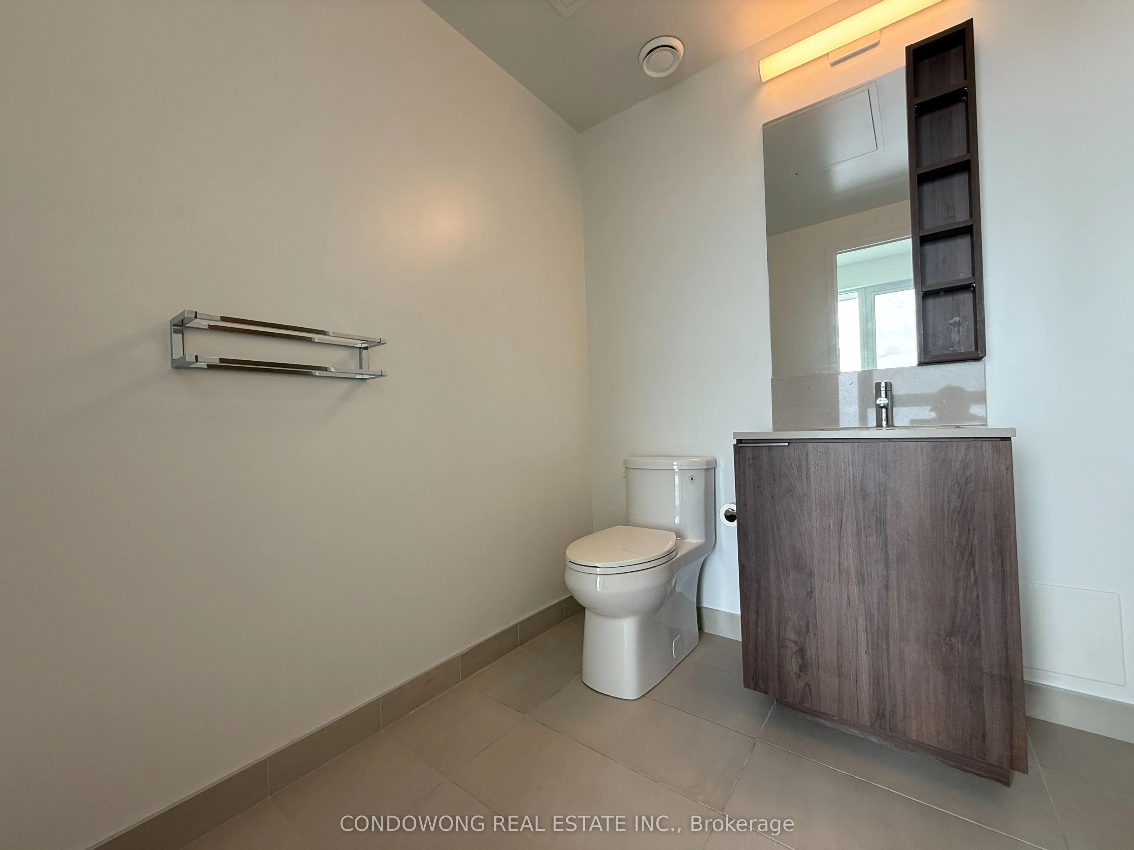 1000 Portage Parkway, #2506